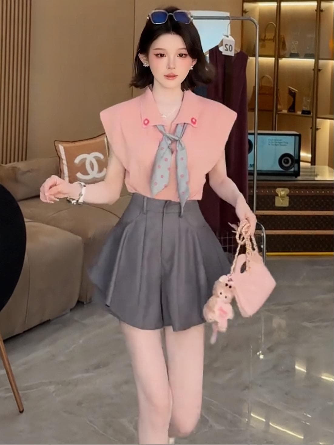 여름 한 부서 세트 여성 품격 작은 샤넬 스타일 스카프 넥타이 민소매 맨위 가져 가라. 레트로 슬림해 보이는 반바지 투피스 세트 상세 이미지 4