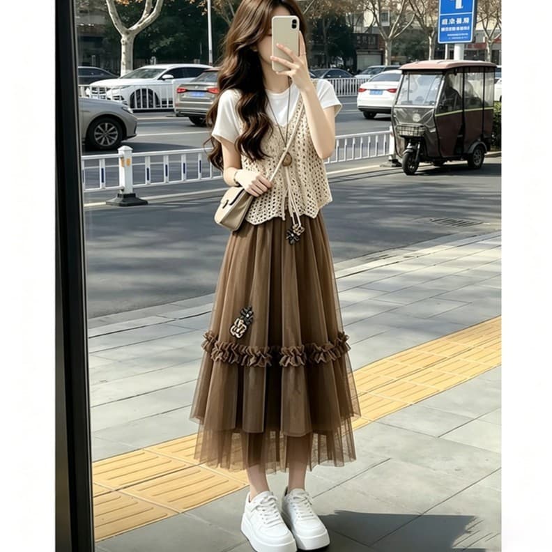프랑스식 느긋한 바람 패션 외국 가스 세트 여성 여름 홀로우 아웃 블라우스 미니멀리즘 티셔츠 코디 반신 스커트 3종 세트 상세 이미지 3