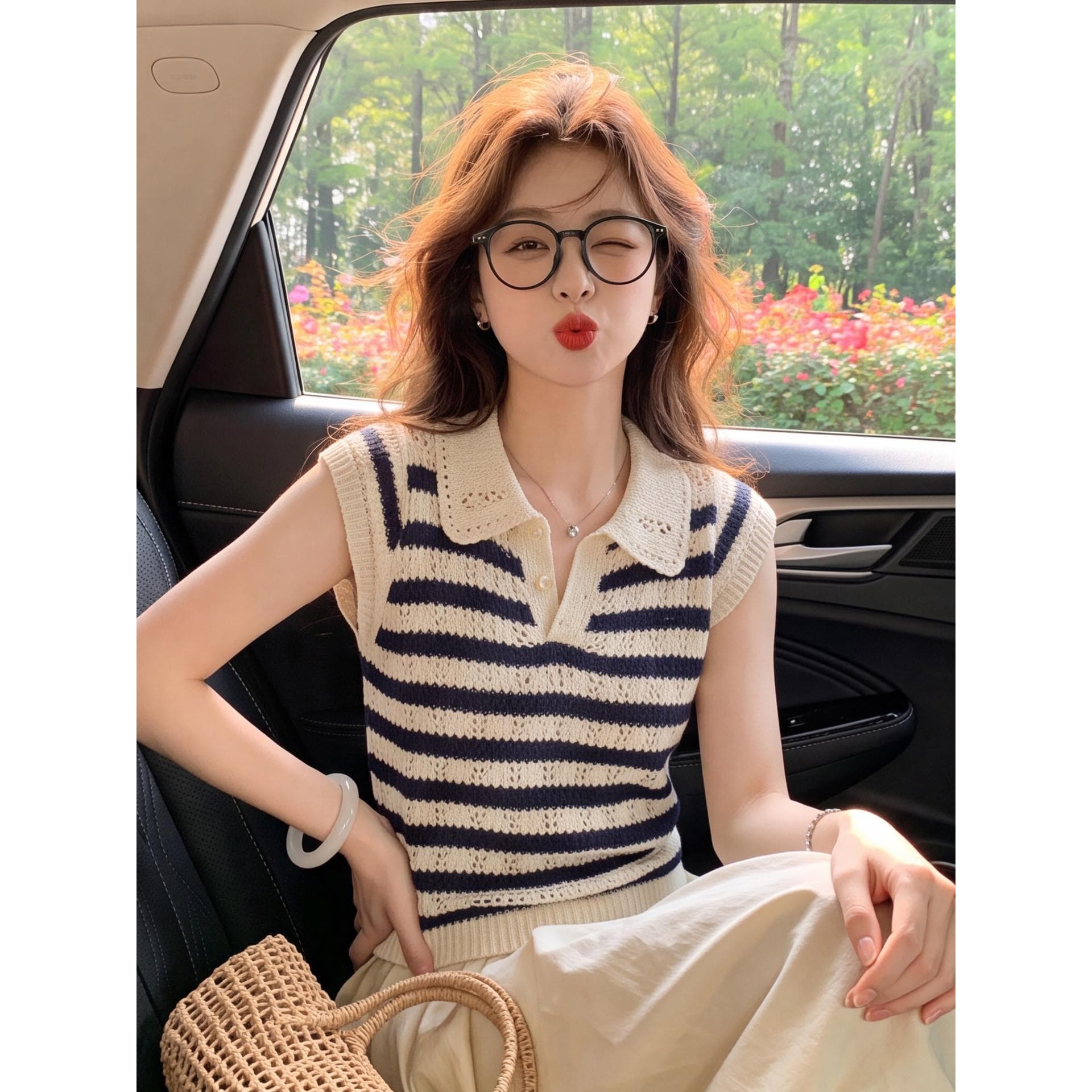 레트로 스트라이프 배색 홀로우 아웃 폴로 칼라 얇은 스타일 니트 스웨터 여성 여름 고급 센스 반팔 몸매 가꾸기 슬림해 보이는 맨위 트렌디
