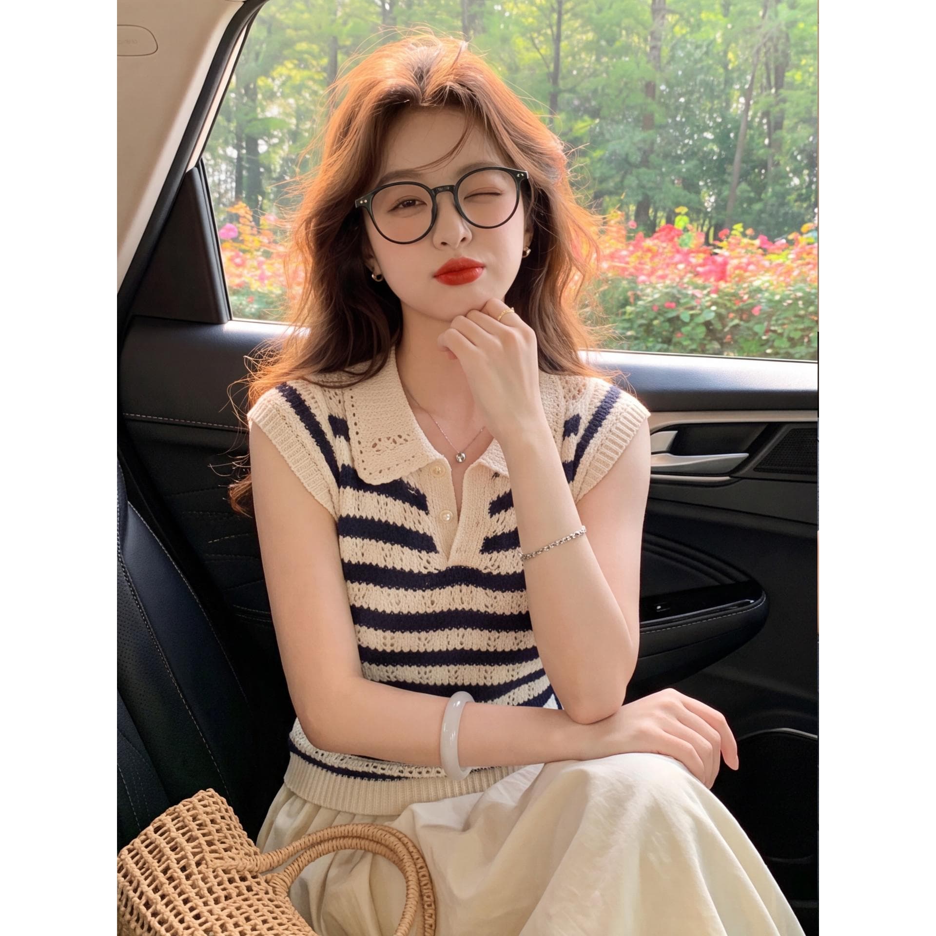 레트로 스트라이프 배색 홀로우 아웃 폴로 칼라 얇은 스타일 니트 스웨터 여성 여름 고급 센스 반팔 몸매 가꾸기 슬림해 보이는 맨위 트렌디 이미지 5