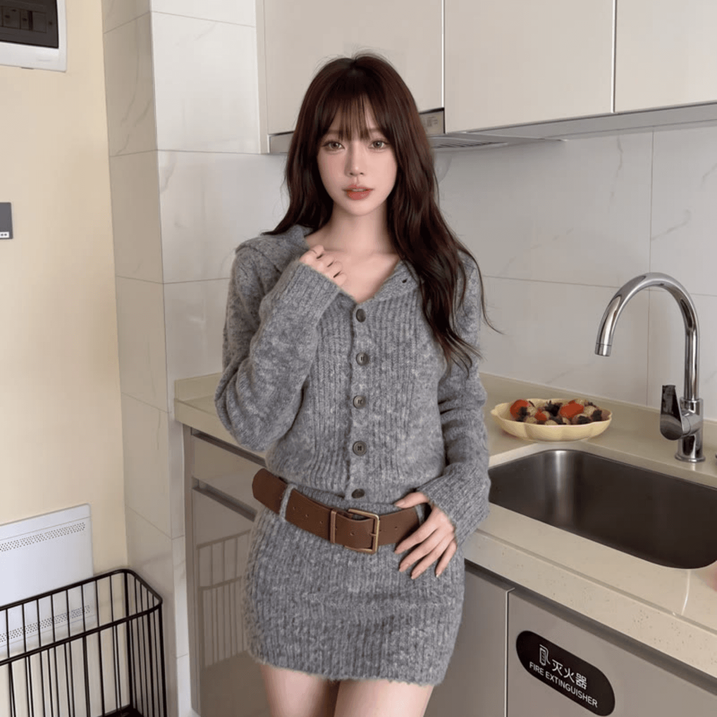 회색 폴로 칼라 스웨터 니트 여성 드레스 가을 한국 스타일 핫걸 바람 작은 키 섹시함 몸매 가꾸기 타이트 스커트 미니 스커트 이미지 4