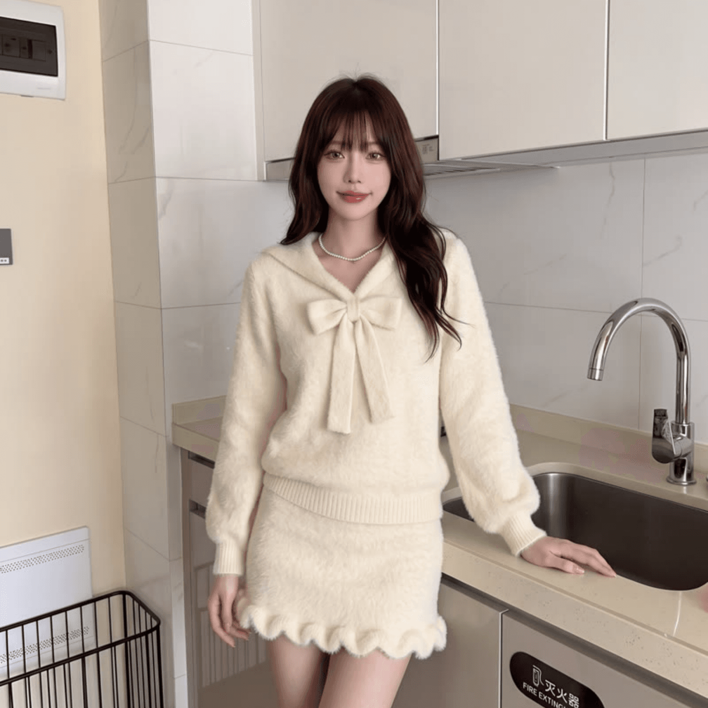 프랑스식 달콤함 나비 매듭 스웨터 미니 스커트 세트 여성 가을 작은 키 슬림해 보이는 느긋한 일상 착용 가져 가라. 투피스 세트