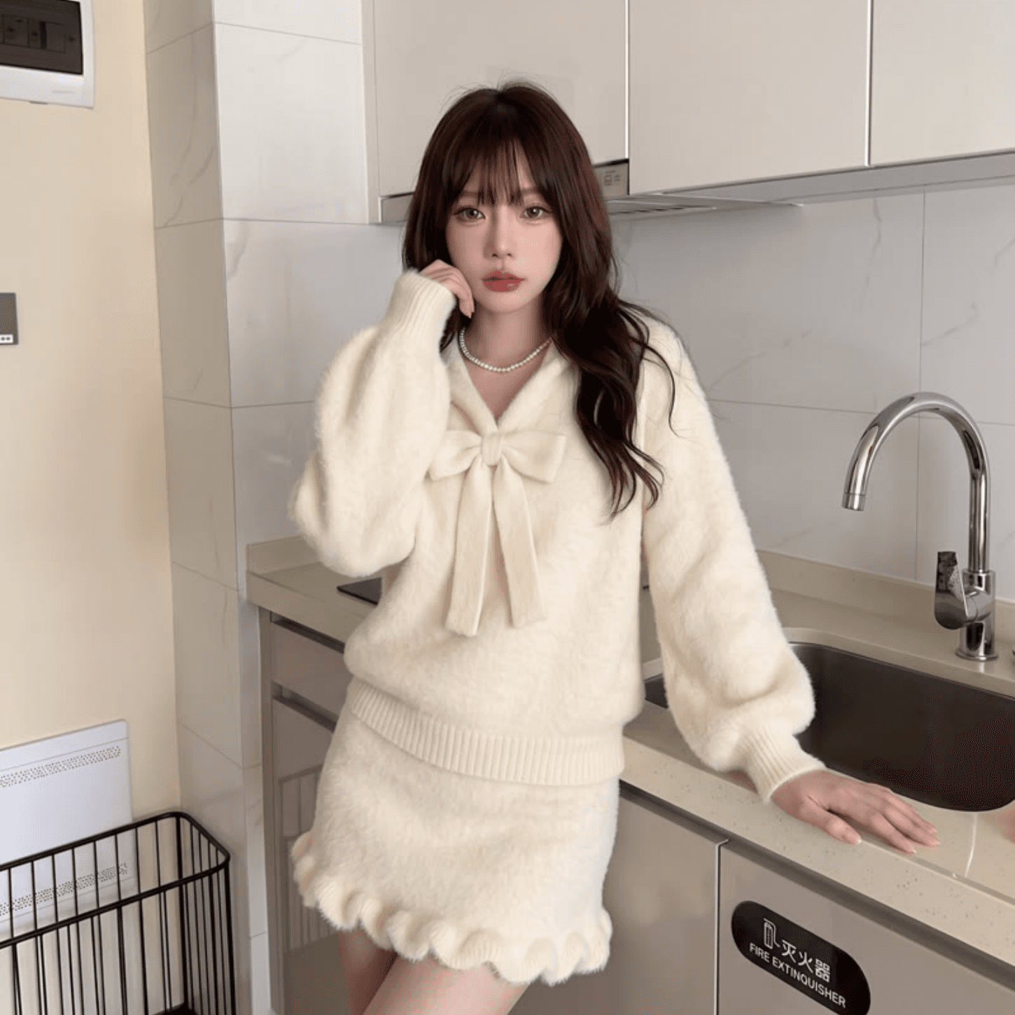 프랑스식 달콤함 나비 매듭 스웨터 미니 스커트 세트 여성 가을 작은 키 슬림해 보이는 느긋한 일상 착용 가져 가라. 투피스 세트 이미지 2