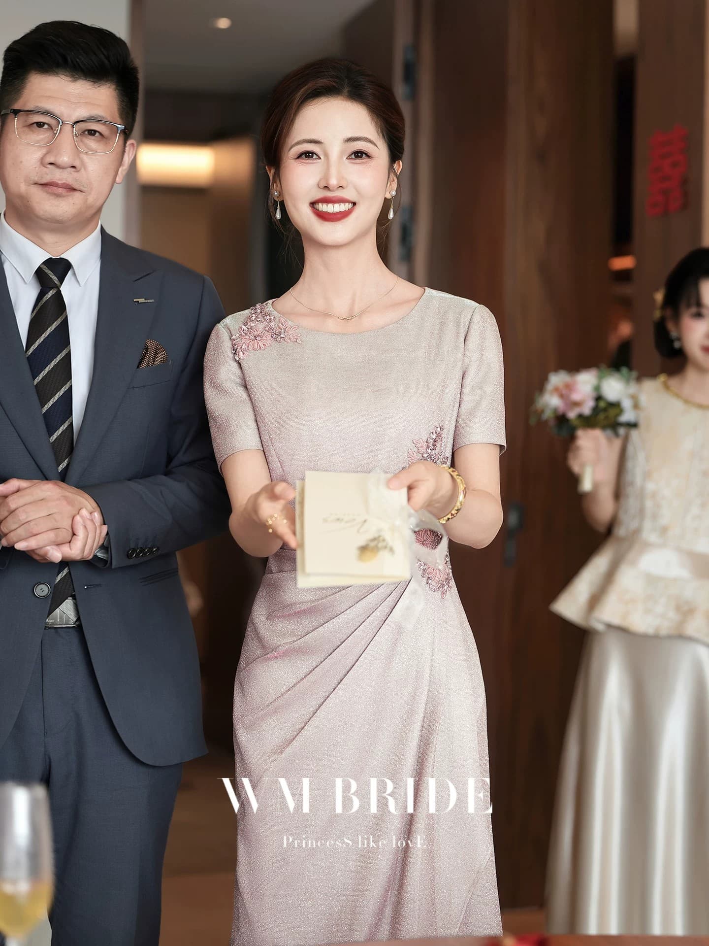 고귀한 영 엄마 결혼 연회 예복 2026 년 고급 결혼식 안녕하세요. 시어머니 이브닝 드레스 빛 럭셔리 인어 꼬리 드레스 이미지 4
