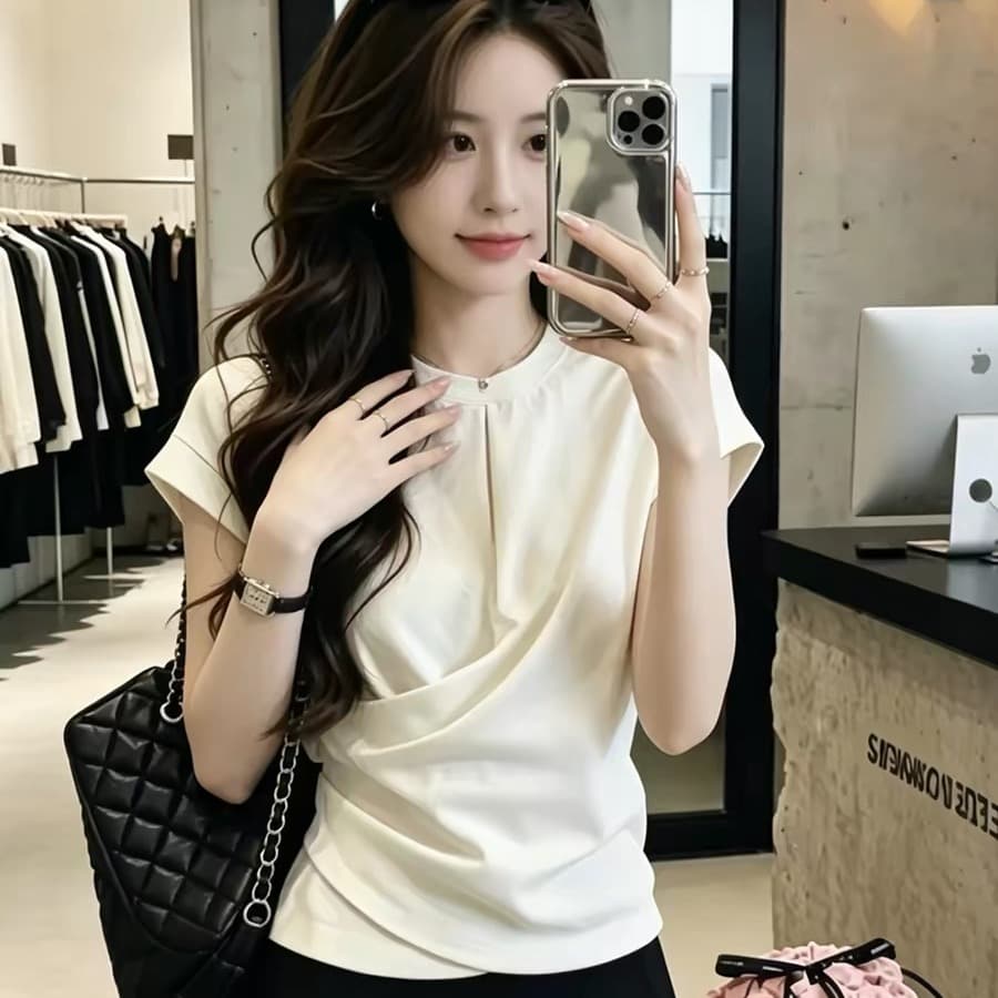 2026 년 새로운 분위기 센스 착용 가져 가라. 품격 베이지 색 라운드 넥 긍정적 인 어깨 주름 허리 수축 반팔 티셔츠 여성 여름 이미지 3