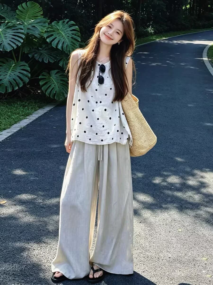 여름 2026 새로운 슈퍼 화재 연령 감소 ootd 착용 가져 가라. 여름 도트 무늬 조끼 와이드 레그 팬츠 품격 에이즈 환자 세트 여성 상세 이미지 2