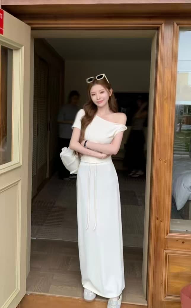 높음 지혜 빛 사람들 여름 새로운 품격 슬림해 보이는 고급 센스 티셔츠 반신 스커트 투피스 슈트 상세 이미지 2