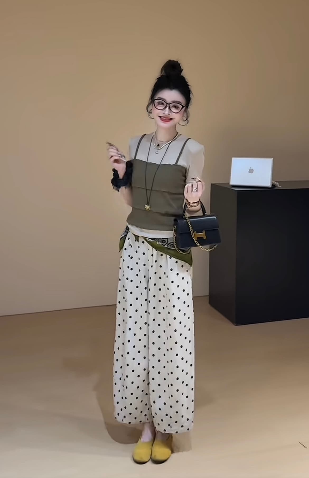 여름 작은 대중 미니멀리즘 디자인 센스 다용도 페이크 레이어드 맨위 도루 센스 도트 무늬 바지 세트 상세 이미지 1