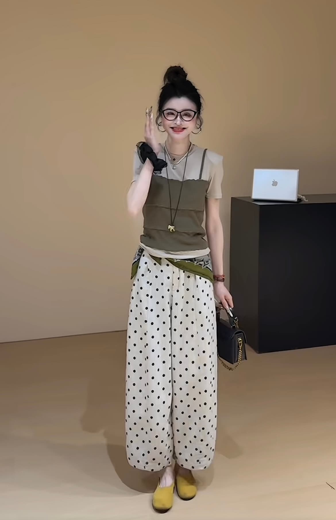 여름 작은 대중 미니멀리즘 디자인 센스 다용도 페이크 레이어드 맨위 도루 센스 도트 무늬 바지 세트 상세 이미지 2