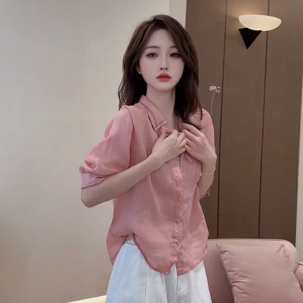 2026 년 여름 새로운 품격 연령 감소 디스플레이 화이트 핑크색 7부 소매 작은 셔츠 여성 라미 여성 셔츠 상세 이미지 4