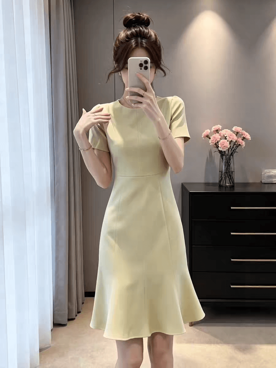 프랑스식 미니멀리즘 품격 라운드 넥 반팔 여성 드레스 여름 새로운 우아함 출퇴근 다용도 슬림해 보이는 인어 꼬리 치마