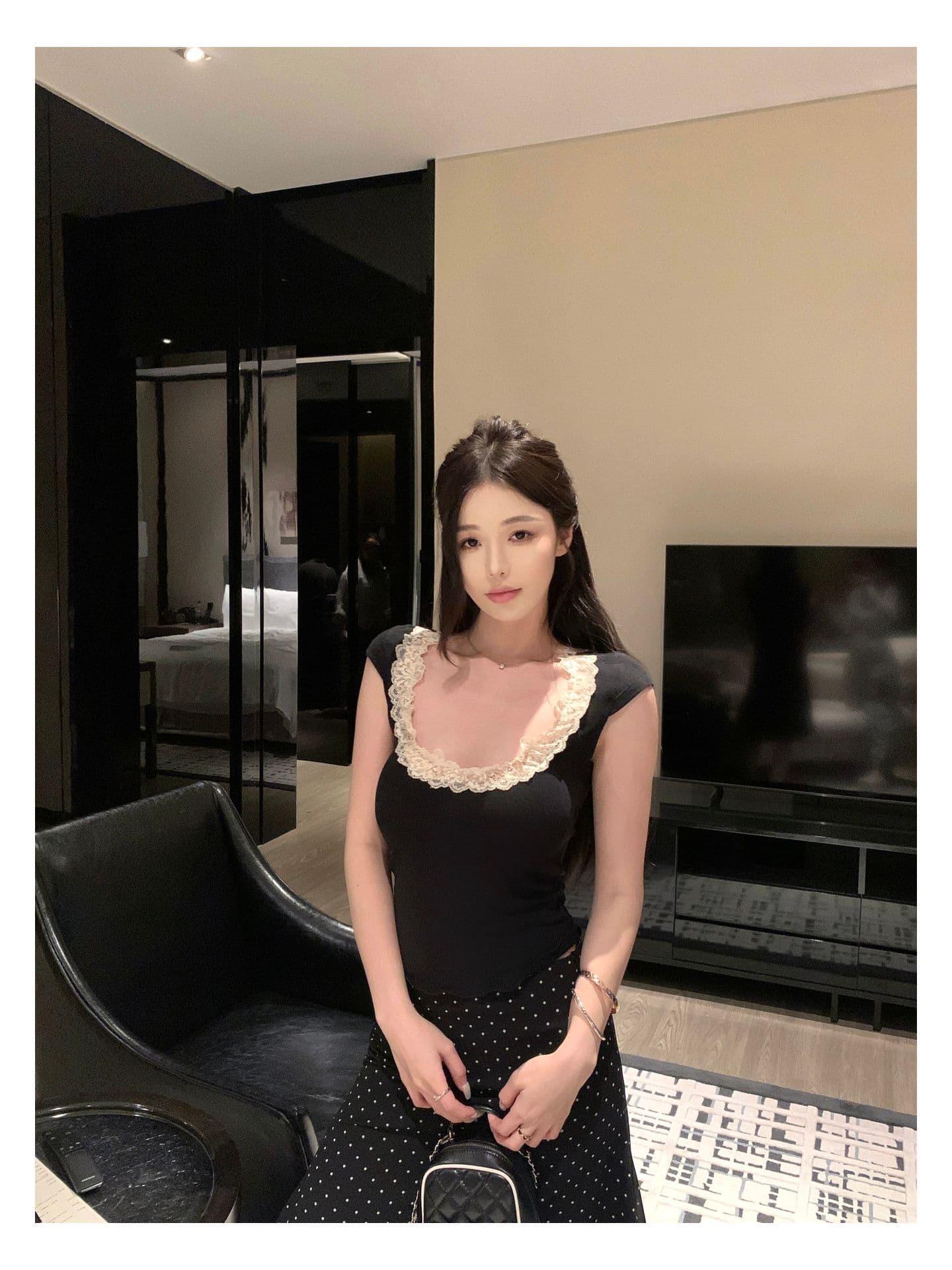 여름 몸매 가꾸기 슬림해 보이는 허리 수축 순수한 욕망 핫걸 작은 맨위 대 u 칼라 레이스 측면 반팔 티셔츠 여성 상세 이미지 3