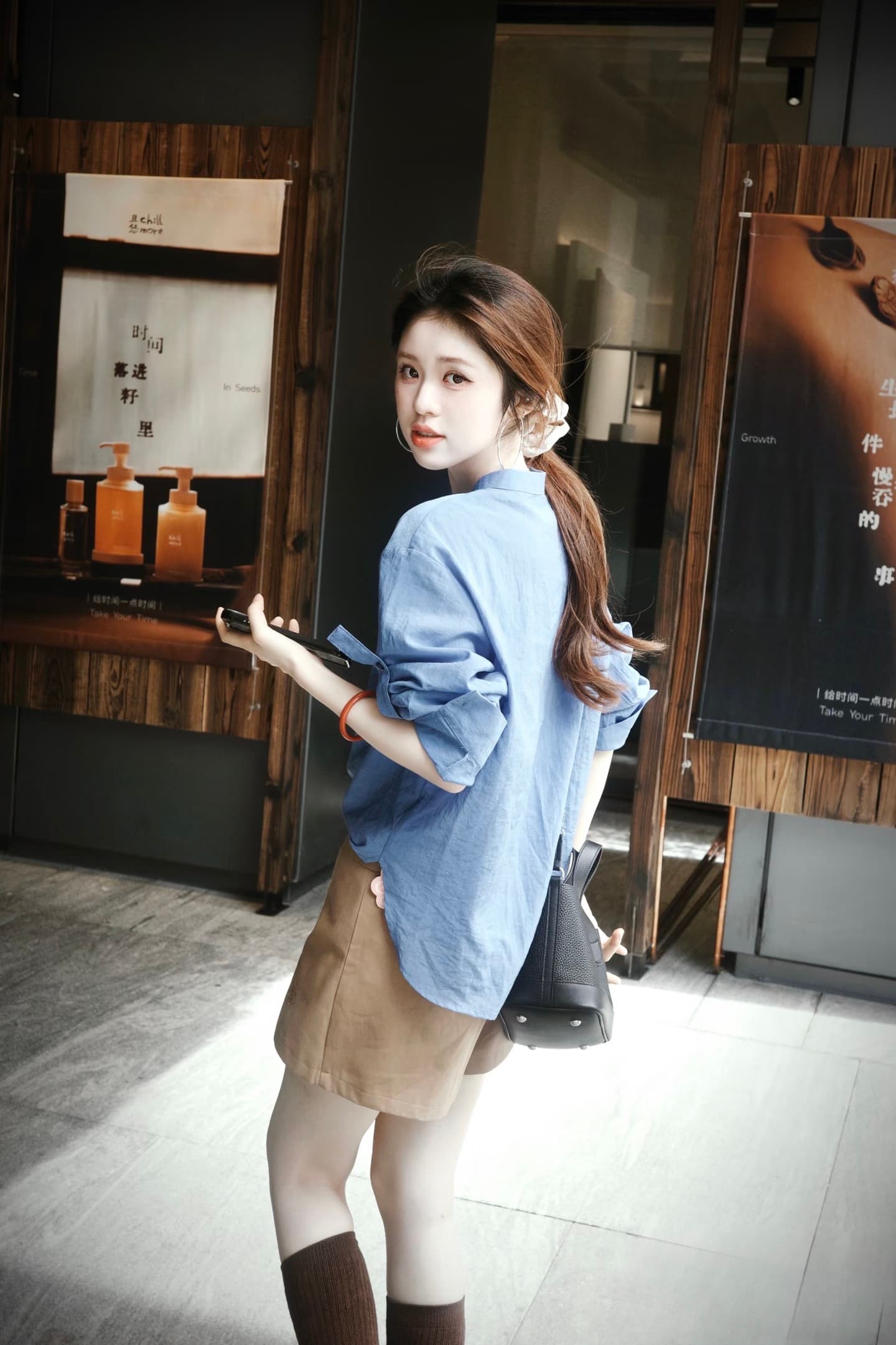 여름 새로운 오래된 돈 바람 V넥 여성 셔츠 느슨함 센스 자외선 차단 셔츠 패션 다용도 연령 감소 통기성 맨위 이미지 3