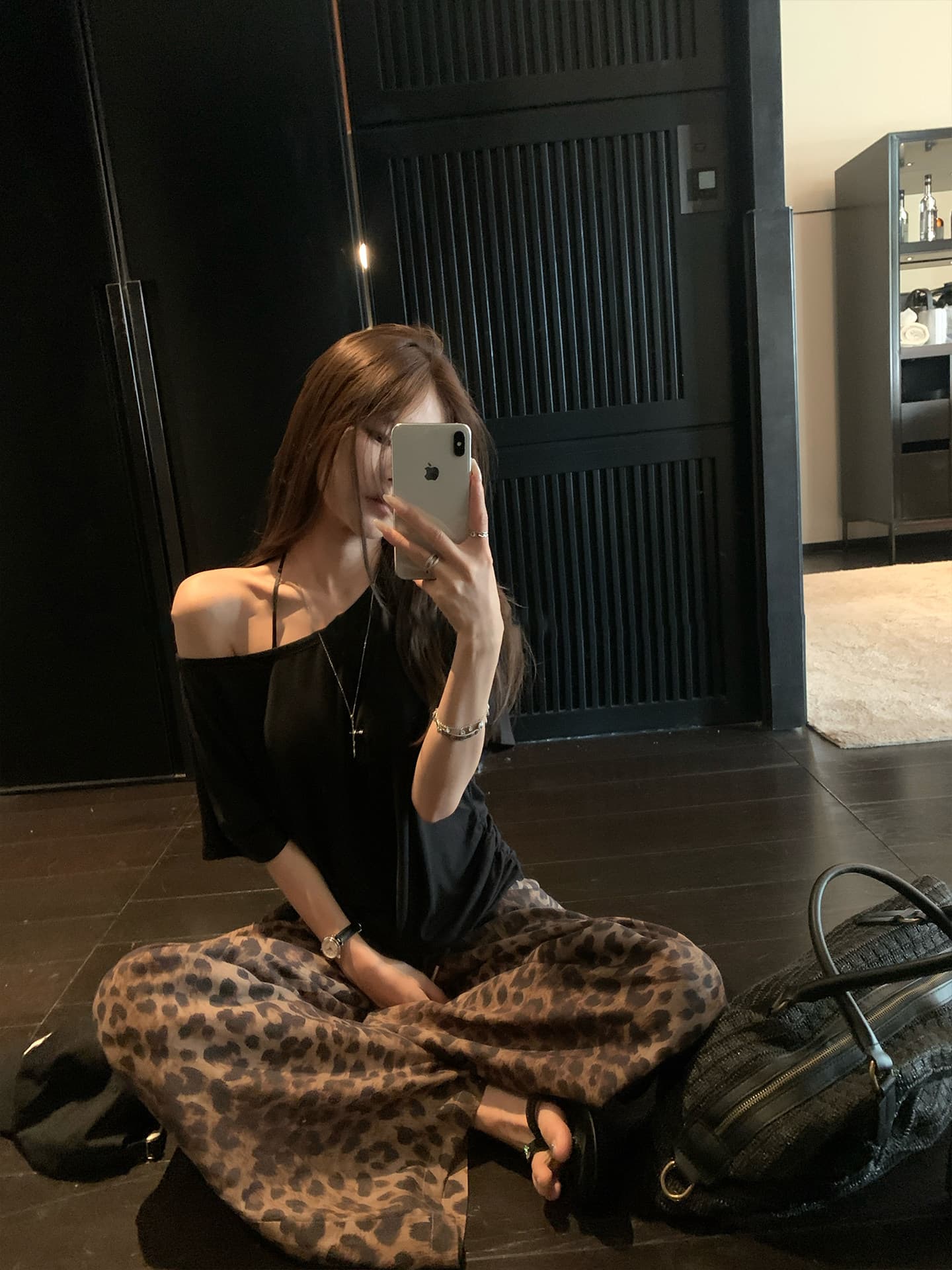 레오파드 무늬 느슨함 센스 굴곡 바지 여성 여름 넓은 다리 루즈핏 스트레이트 캐주얼 긴 바지 검정색 티셔츠 세트 상세 이미지 2