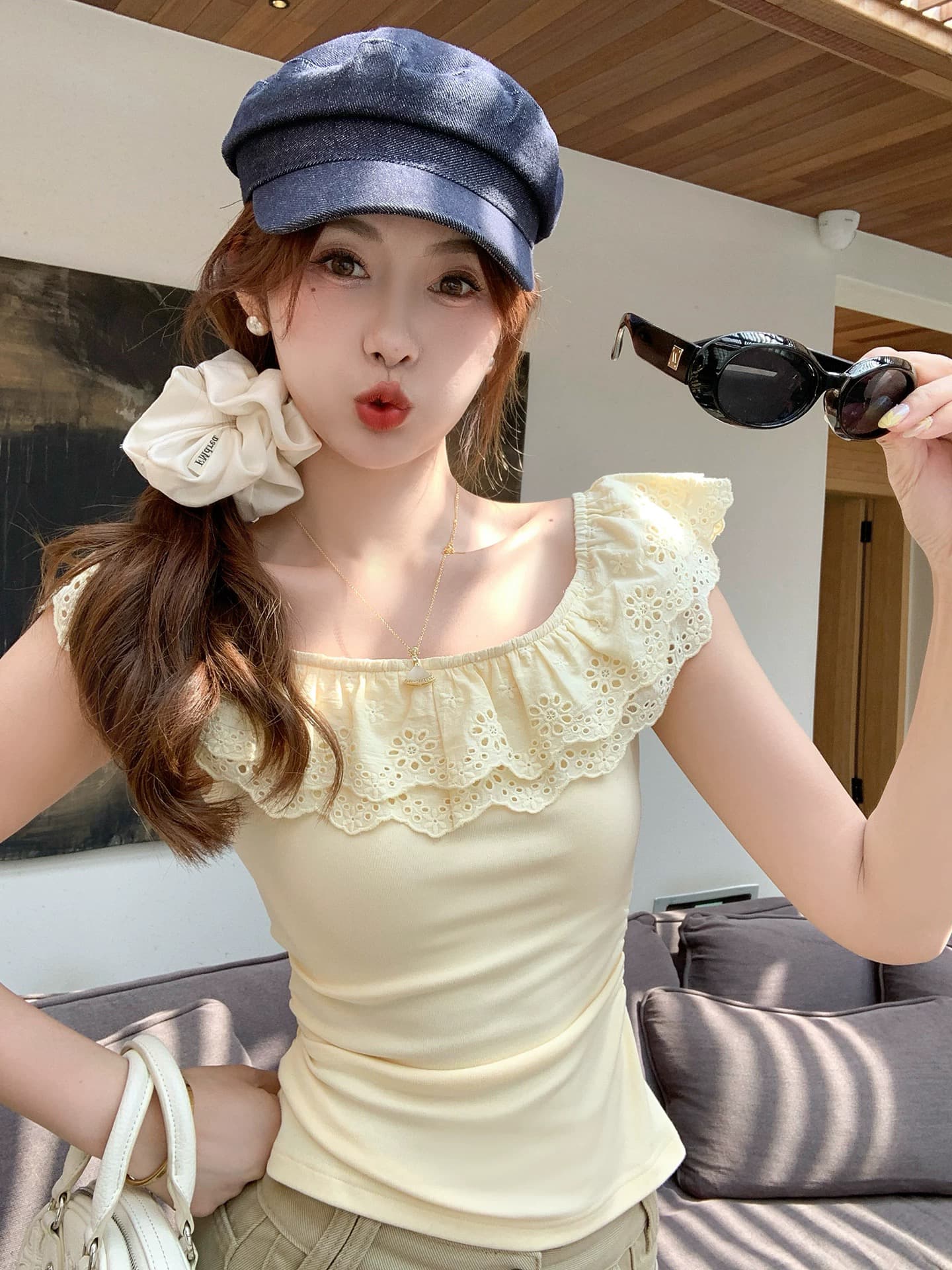 한 부서 우유 황색 오프숄더 반팔 티셔츠 여성 여름 새로운 몸매 가꾸기 디자인 센스 보트넥 맨위 상세 이미지 1