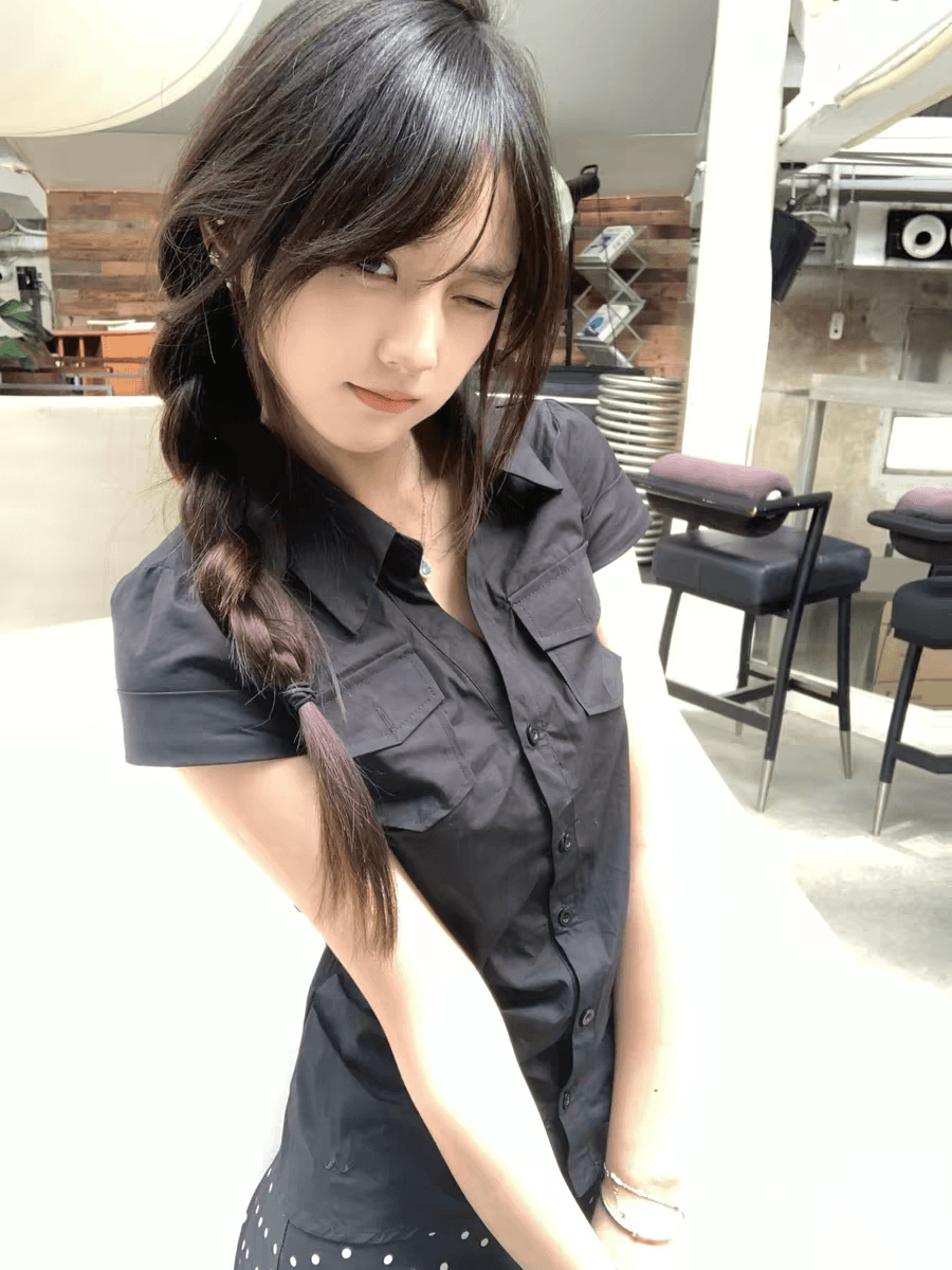 2026 새로운 순수한 욕망 달콤한 매운맛 꼬집기 허리 POLO 칼라 반팔 몸매 가꾸기 셔츠 도트 무늬 반신 미니 스커트 세트 이미지 5