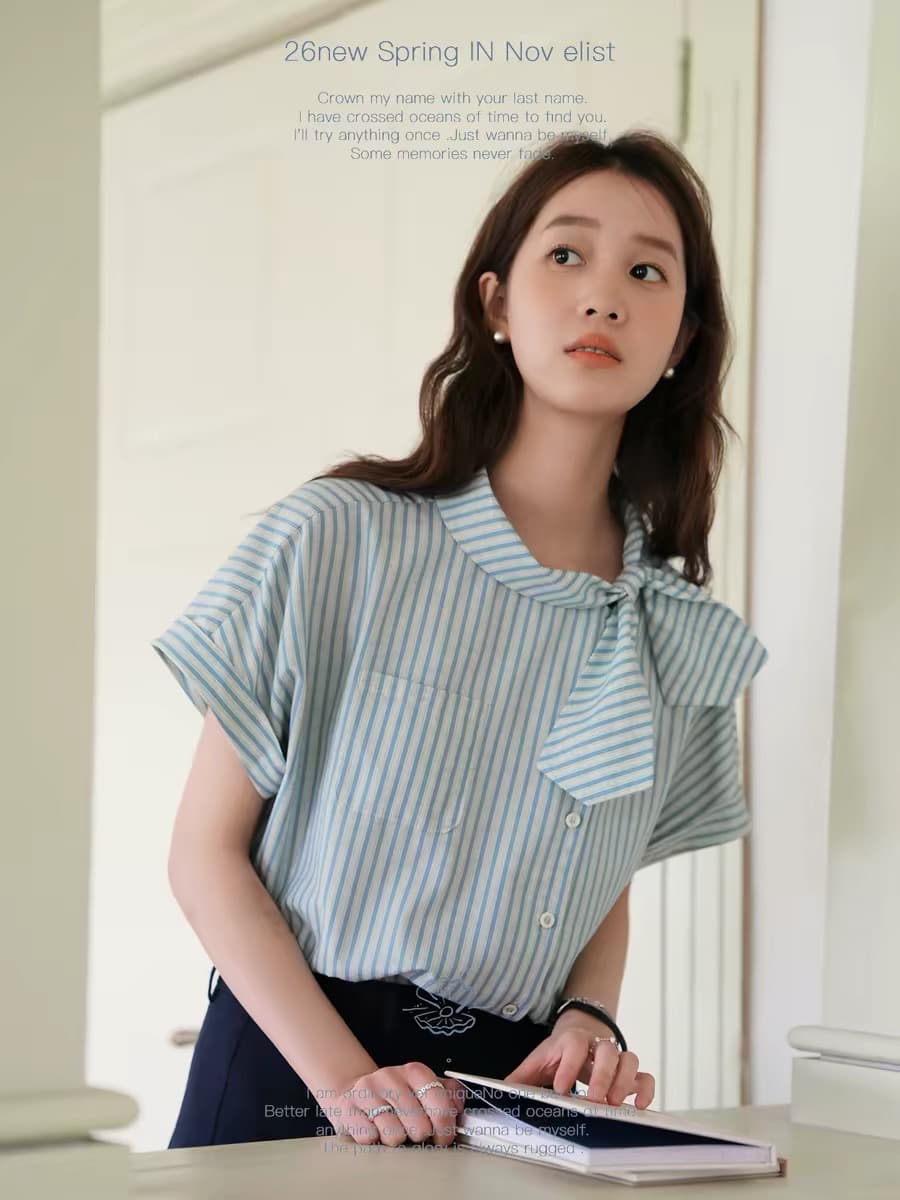 레트로 비대칭 나비 넥타이 작은 셔츠 여름 새로운 비스듬한 문 襟 디자인 스트라이프 여성 셔츠