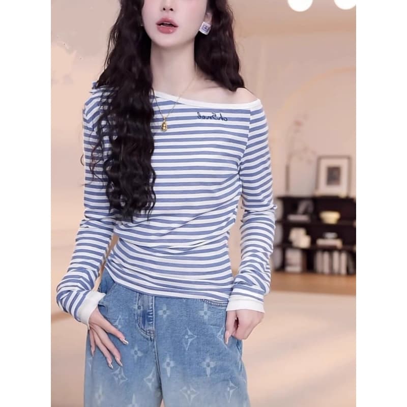 이른 가을 다용도 비스듬한 어깨 알파벳 파란색 스트라이프 긴팔 티셔츠 맨위