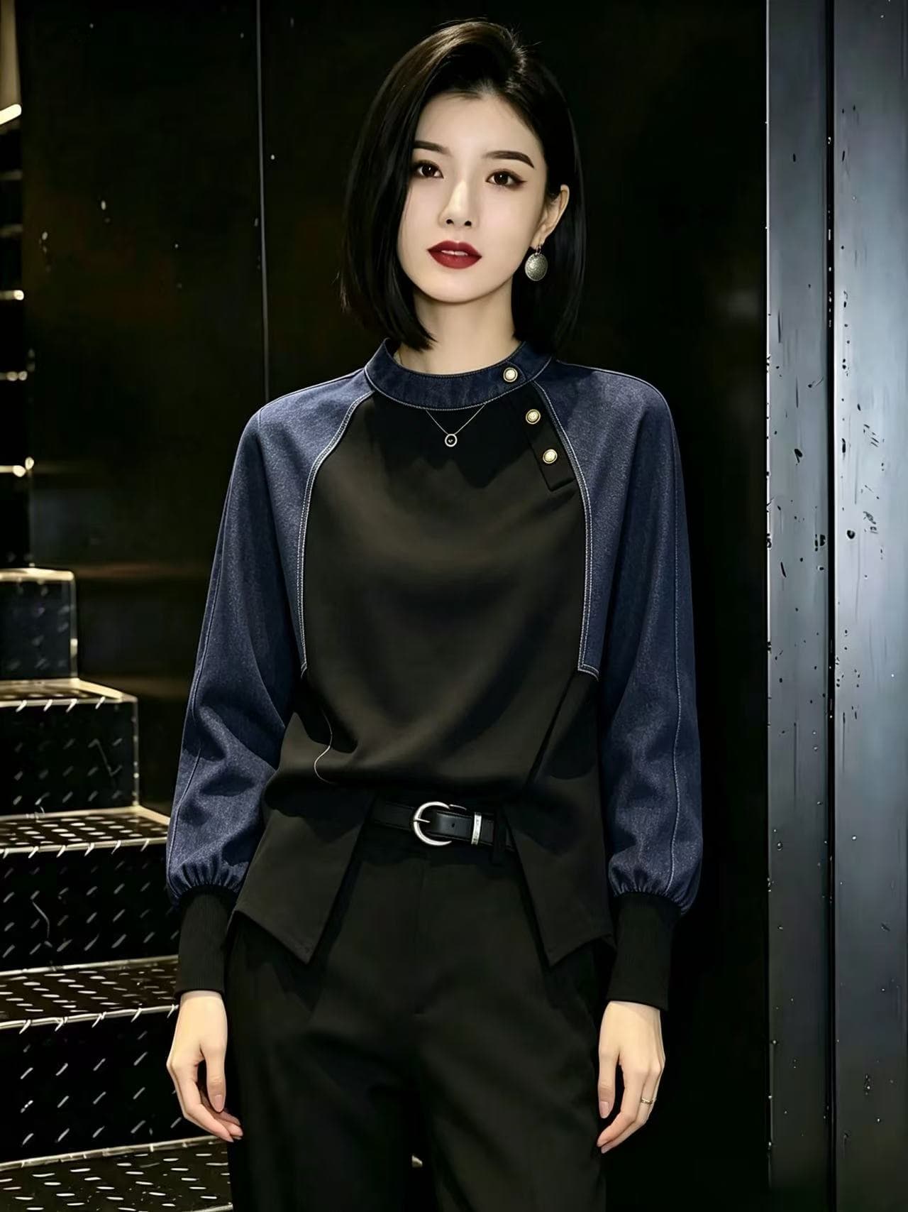 2026 가을 의상 새로운 검정색 라운드 넥 풀오버 느긋한 바람 유럽 상품 레트로 디자인 센스 싸움 플러그 어깨 소매 맨위 여성 상세 이미지 5