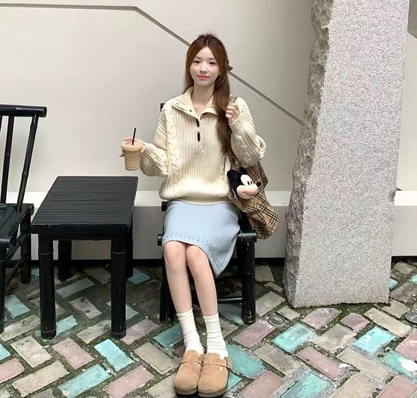 풀오버 꽈배기 소뿔 버클 스웨터 여자 가을 겨울철 두꺼운 보온 루즈핏 느긋한 바람 고급 센스 니트 스웨터 맨위