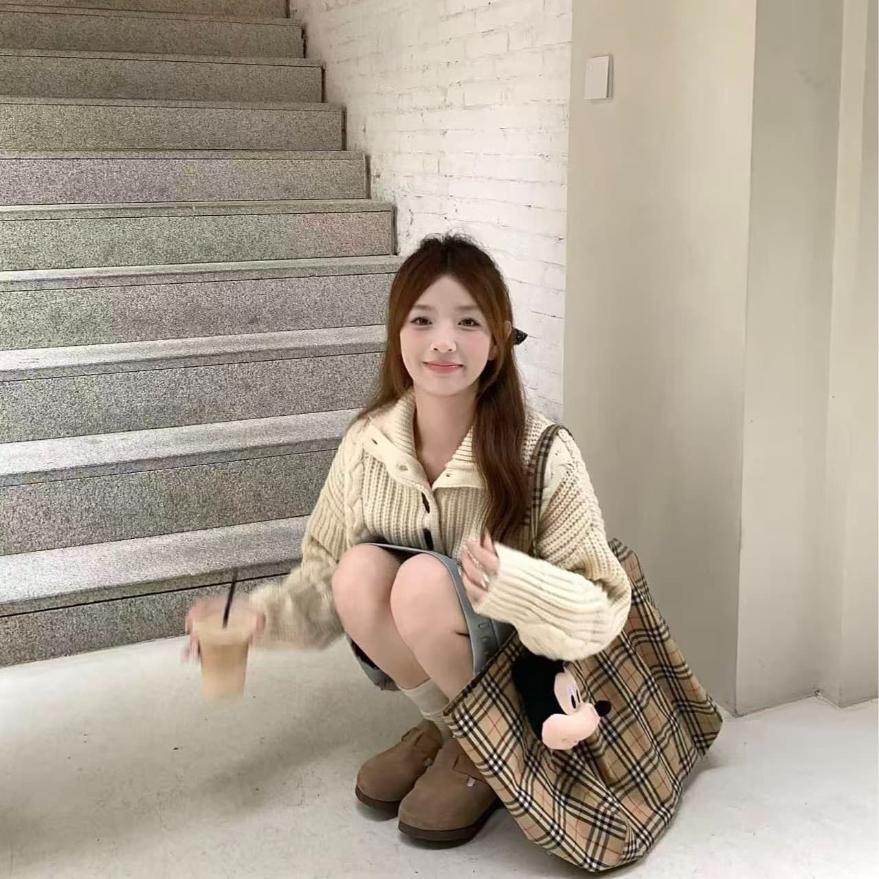풀오버 꽈배기 소뿔 버클 스웨터 여자 가을 겨울철 두꺼운 보온 루즈핏 느긋한 바람 고급 센스 니트 스웨터 맨위 상세 이미지 5