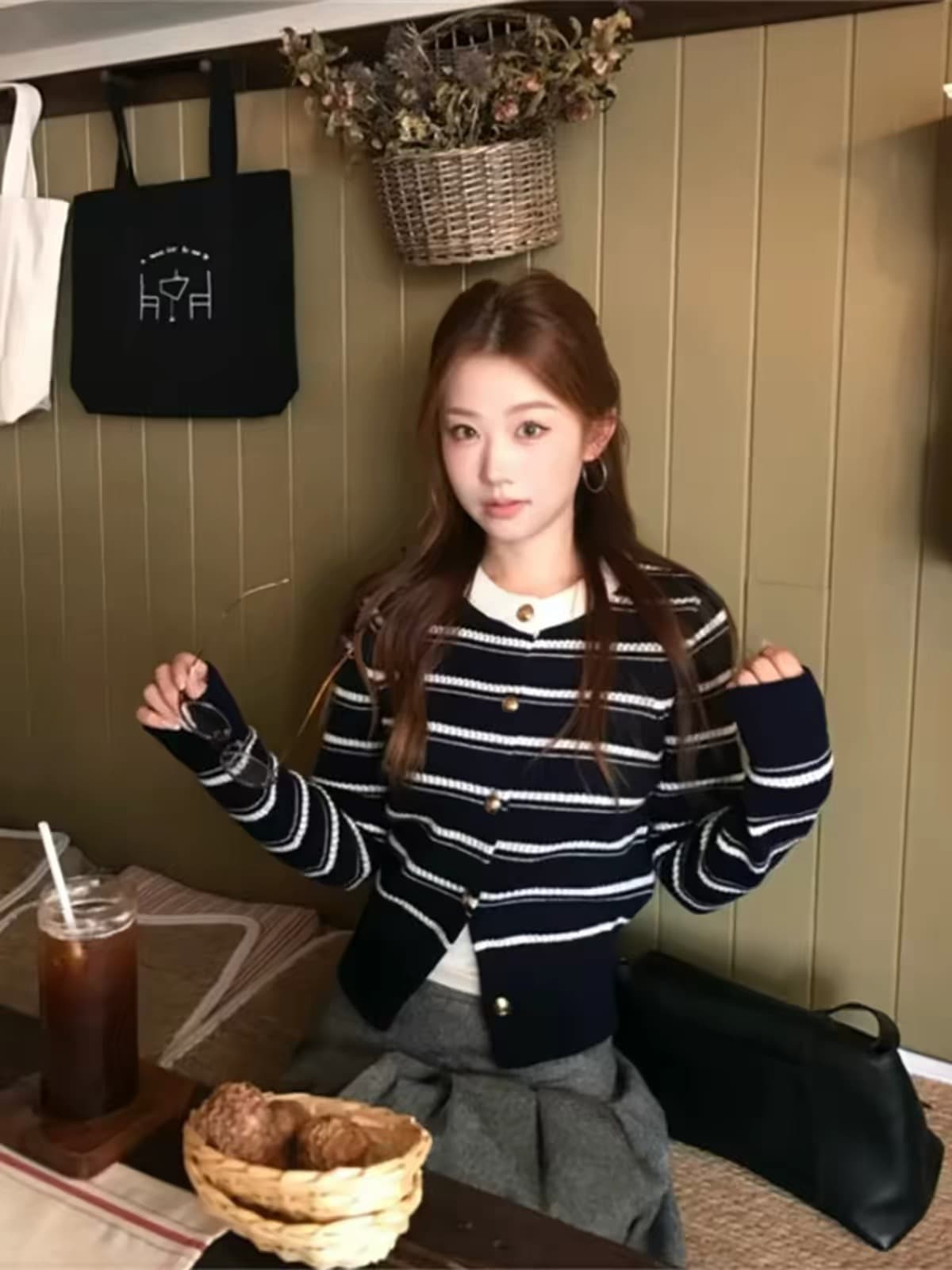 한 부서 스트라이프 오픈 가디건 스웨터 여성 코트 가을 겨울 작은 샤넬 스타일 느긋한 바람 니트 스웨터 맨위 반신 스커트 투피스 세트 상세 이미지 4