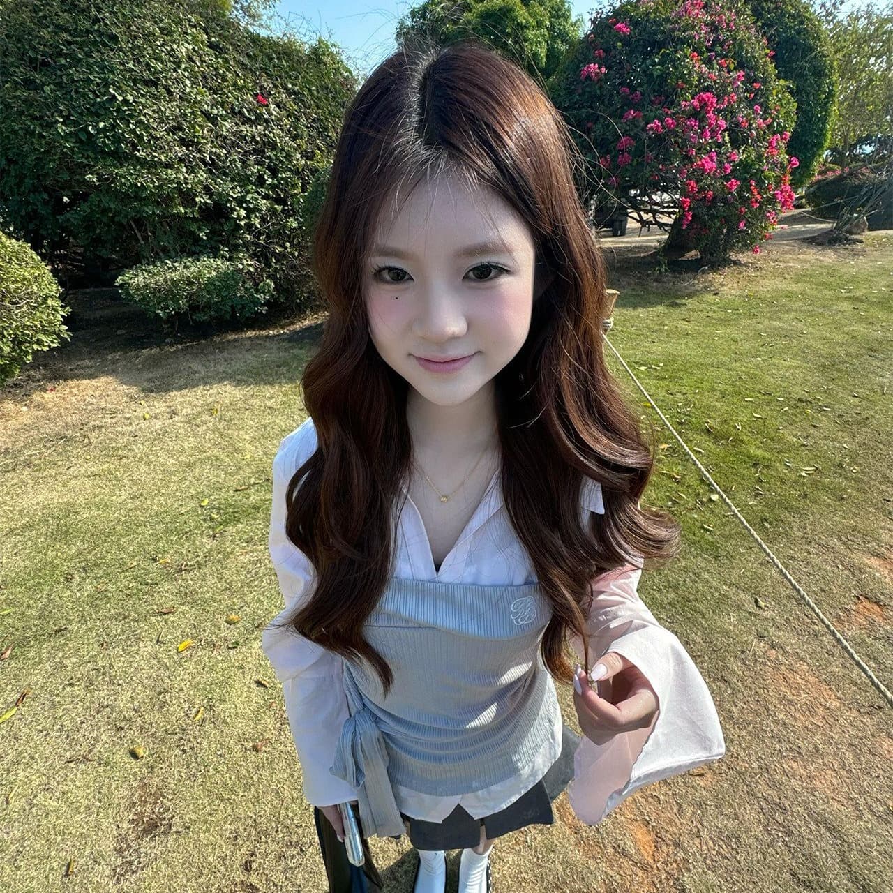 이른 가을 아름다운 전체 집합 ootd 캐주얼 착용 가져 가라. 디자인 센스 패치워크 페이크 레이어드 셔츠 플리츠 치마 세트 여성 의류 상세 이미지 3