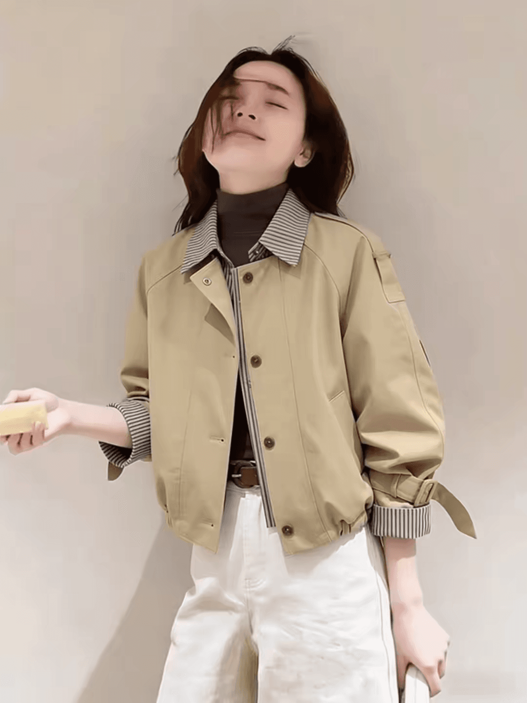 고급 센스 페이크 레이어드 짧은 에디션 바람막이 여성 2026 이른 가을 작은 대중 디자인 센스 품격 바 En 바람 카키 색 재킷 이미지 2