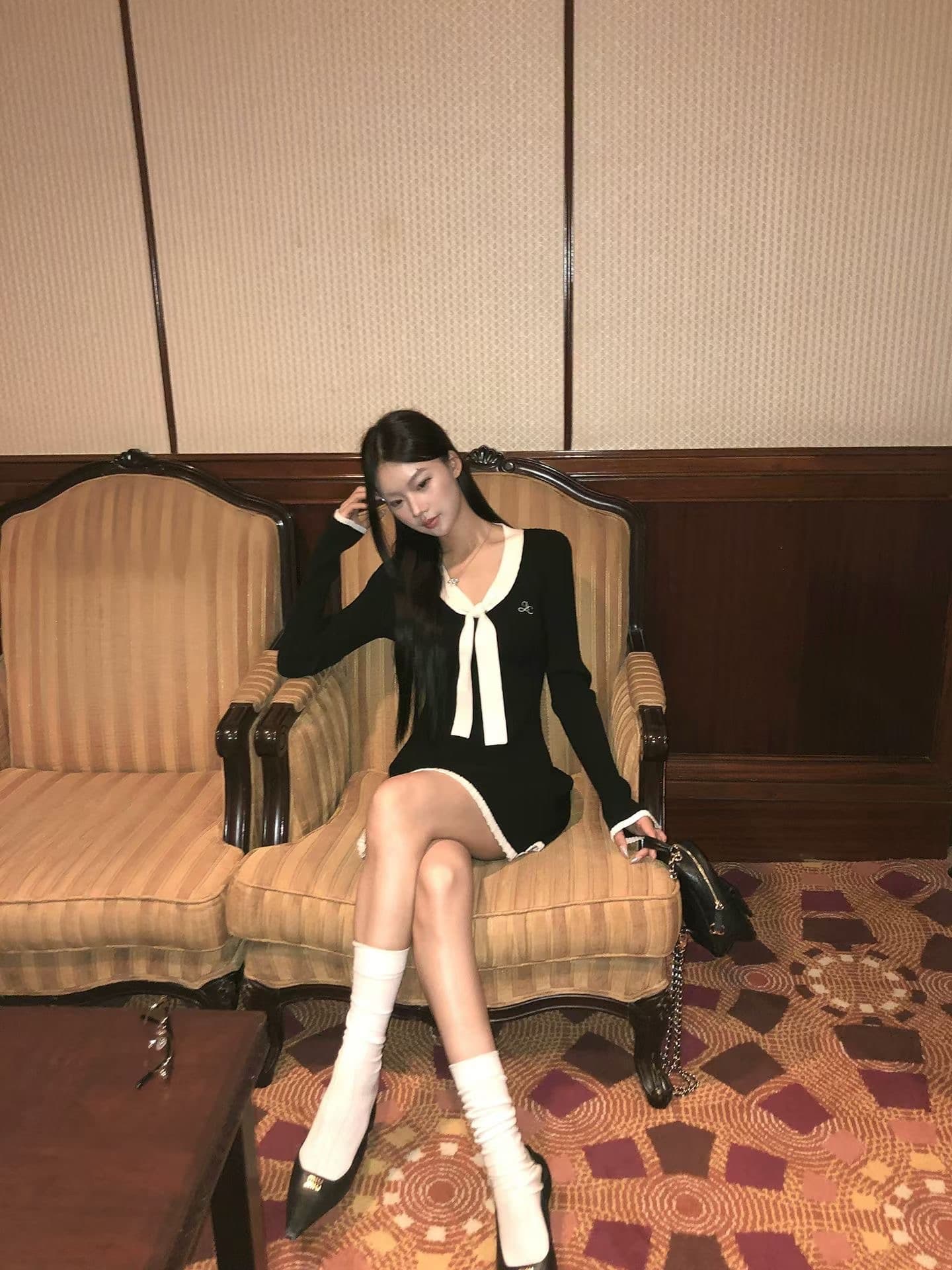 긴팔 여성 드레스 가을 자이언트 잘 생긴 ~ 중 프랑스식 검정색 관대 한 점잖은 아름다운 페이크 레이어드 치마 이미지 4