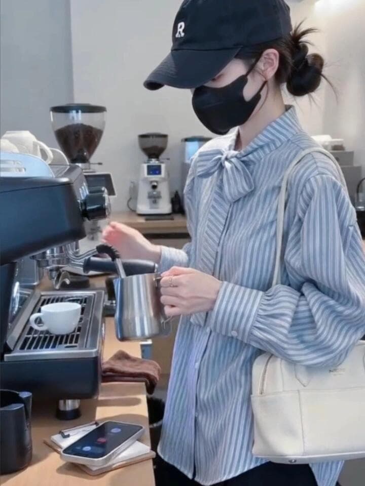 2026 가을 새로운 셔츠 여성 디자인 센스 작은 대중 루즈핏 스트라이프 프랑스식 봄 가을 다용도 슬림해 보이는 긴팔 셔츠 상세 이미지 2