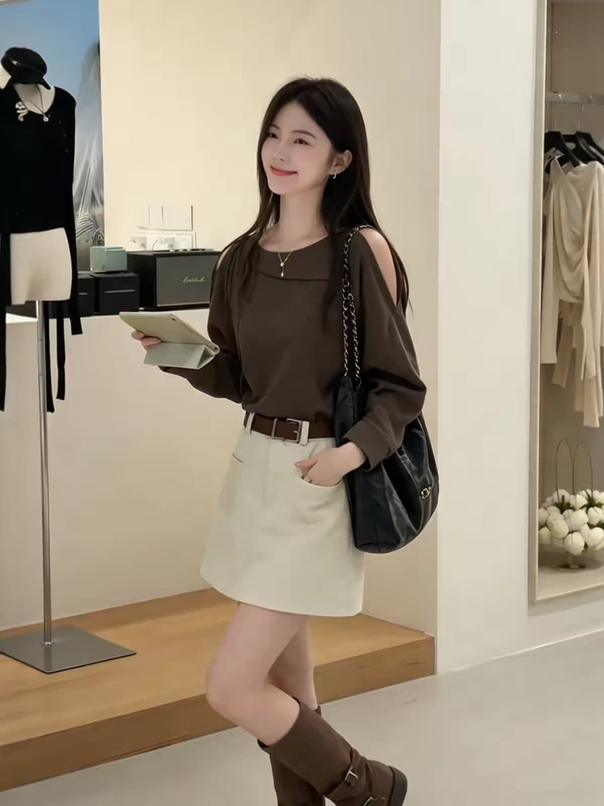 프랑스식 품격 로얄 자매 미니멀리즘 오프숄더 긴팔 셔츠 2026 가을 새로운 캐주얼 슬림해 보이는 다용도 맨위 여성 의류 이미지 2