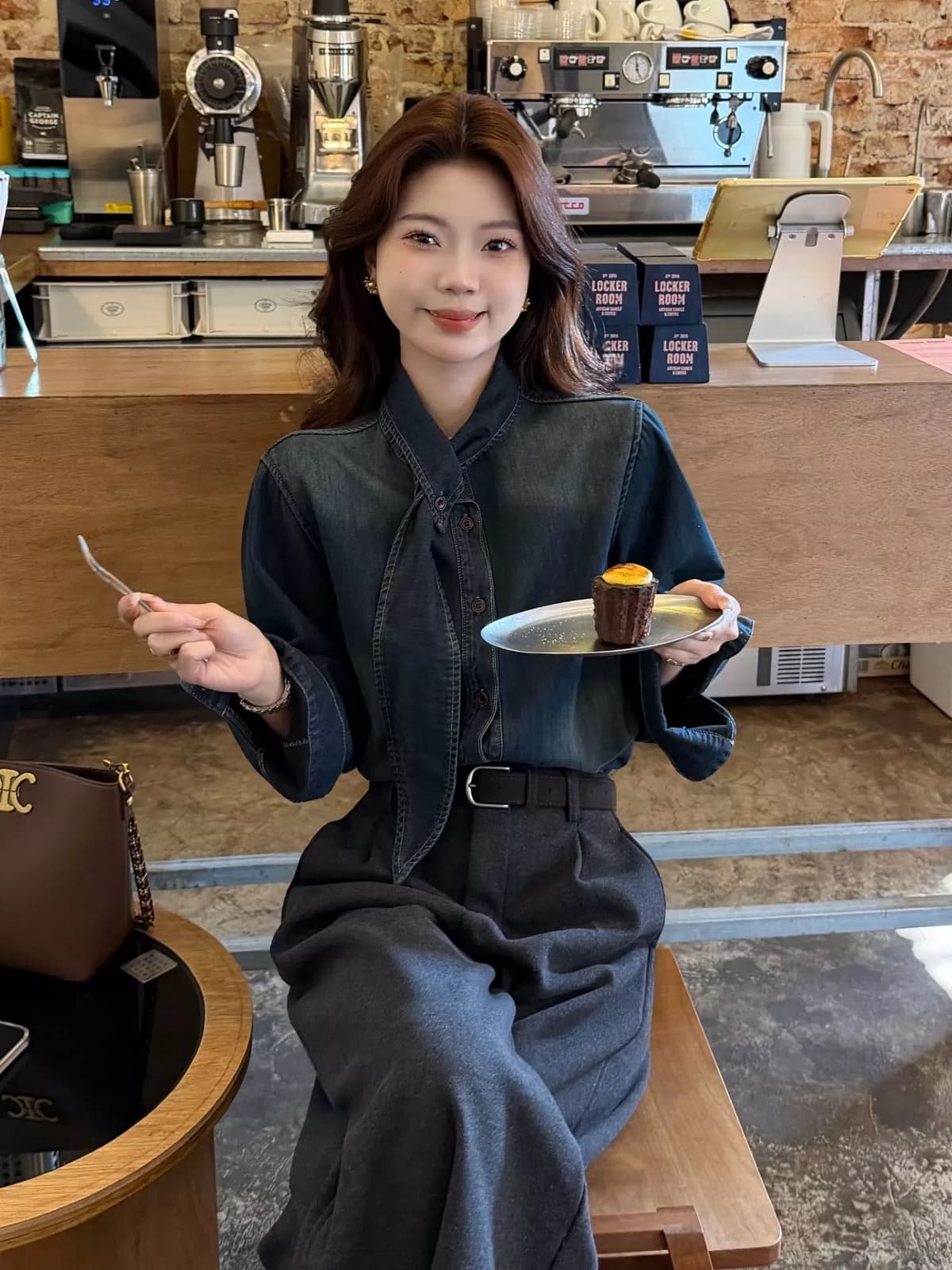 레트로 리본 폴로 칼라 데님 여성 셔츠 새로운 캐주얼 루즈핏 슬림해 보이는 스택 착용 외출용 맨위 이미지 4