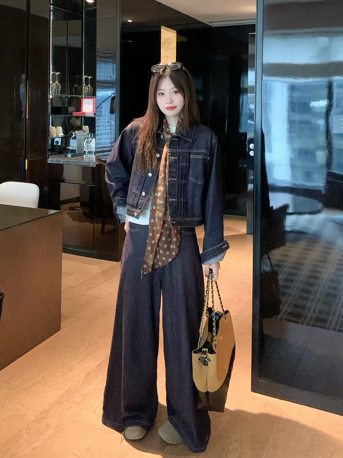 항구 바람 레트로 진한 파란색 데님 여성 코트 이른 가을 새로운 루즈핏 쇼트 스타일 외부 잡아라. 의류 와이드 레그 팬츠 세트 상세 이미지 1