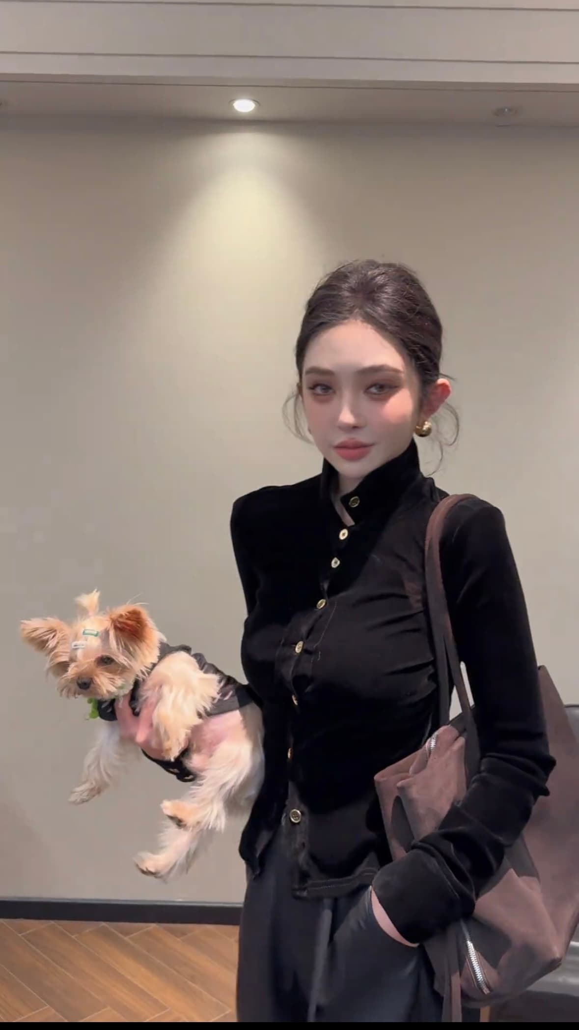 2026 새로운 패션 품격 슬림해 보이는 다용도 스탠드 칼라 벨벳 셔츠 긴팔 맨위 이미지 4