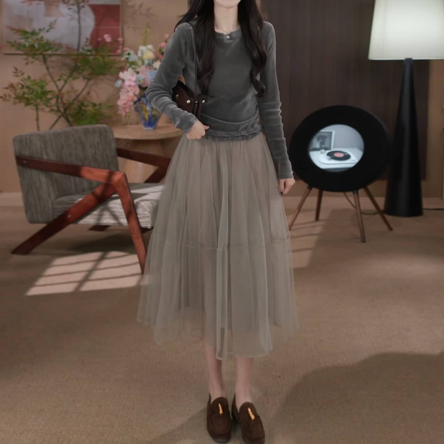 2026 이른 가을 새로운 패션 한 부서 품격 캐주얼 디자인 센스 긴팔 맨위 프랑스식 반신 치마 세트 이미지 3