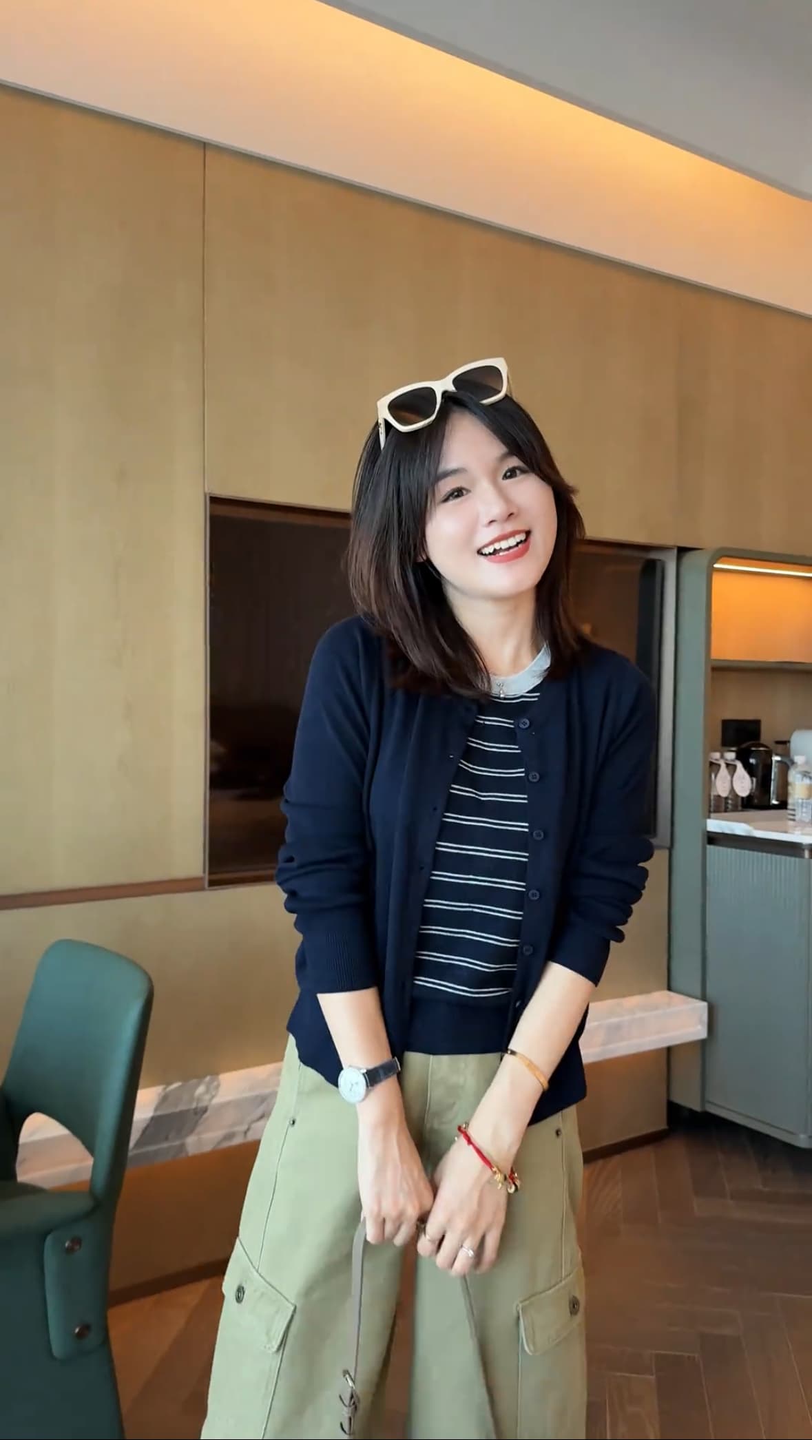 페이크 레이어드 니트 슬림해 보이는 디스플레이 고급 분위기 센스 미니멀리즘 다용도 슬림해 보이는 페이크 레이어드 니트 스웨터 상세 이미지 4