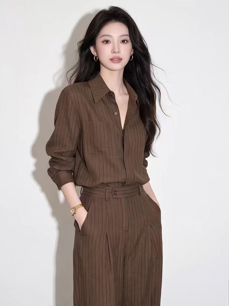 2026 년 조기 가을 빛 사람들 코치 빛 요리 한 바람 스트라이프 셔츠 투피스 세트 바지 여성 허리 수축 슬림해 보이는 패션 이미지 3