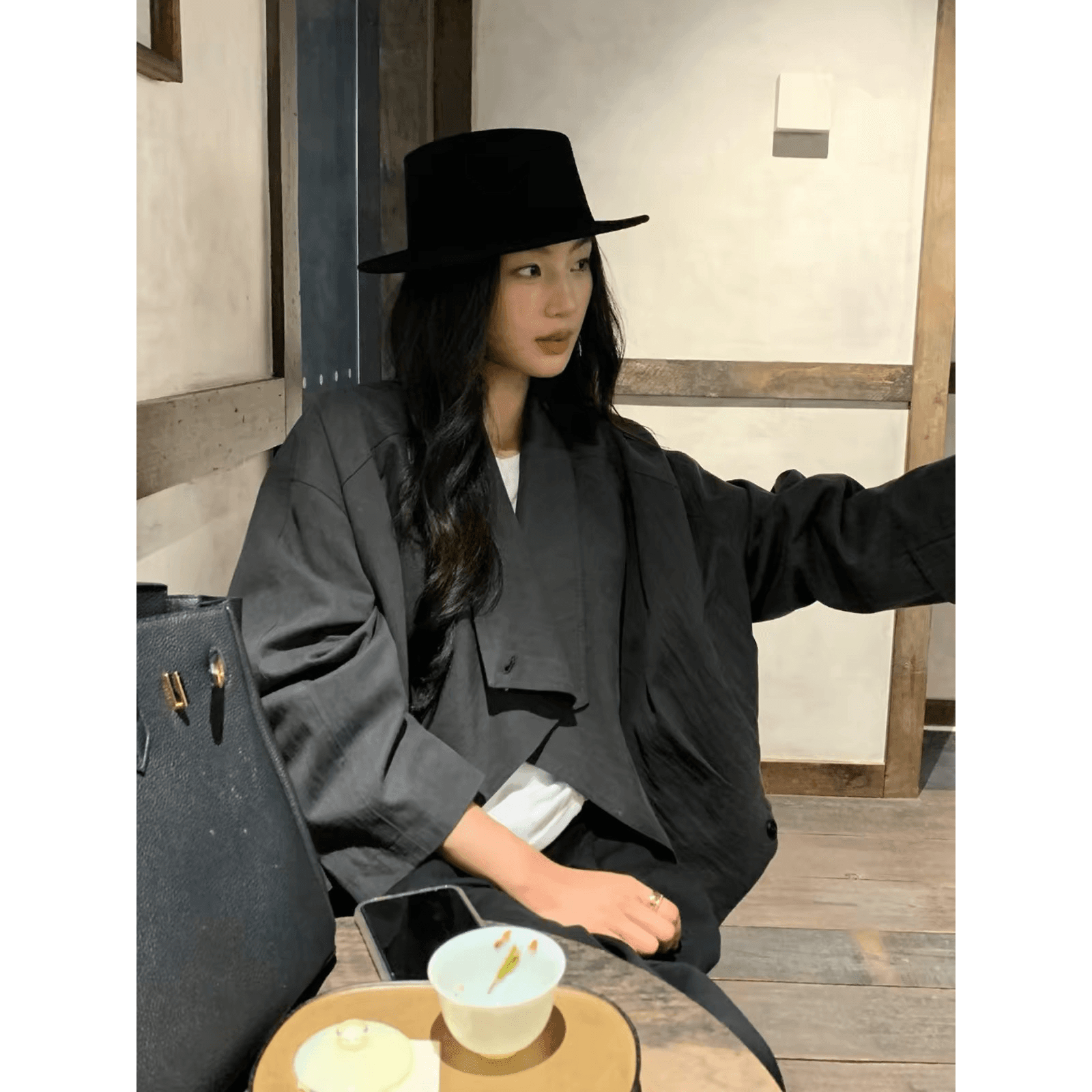 재킷 재킷 여자 가을 의상 2026 새로운 고급 프로필 모양 비스듬한 襟 폴로 칼라 캐주얼 쇼트 스타일 작은 키 맨위 여성 이미지 4