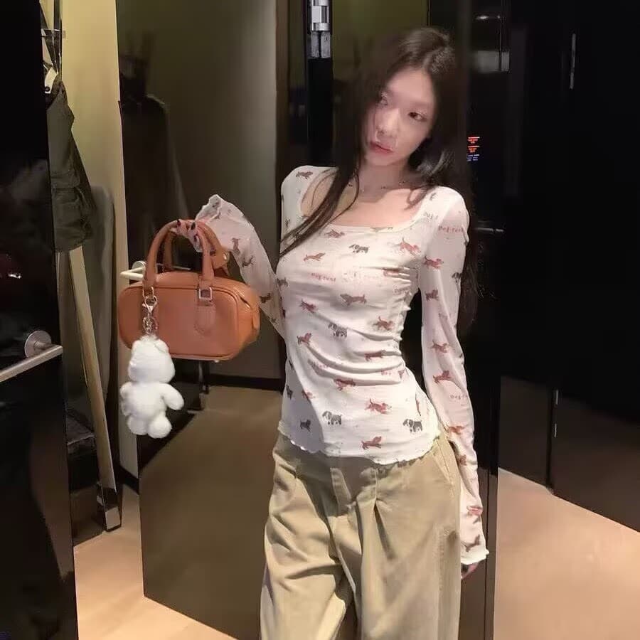 달콤한 핫걸 재미있는 강아지 프린트 긴팔 티셔츠 여성 가을 디자인 센스 몸매 가꾸기 기본 셔츠 Chic 인사이드 잡아라. 의류 상세 이미지 6