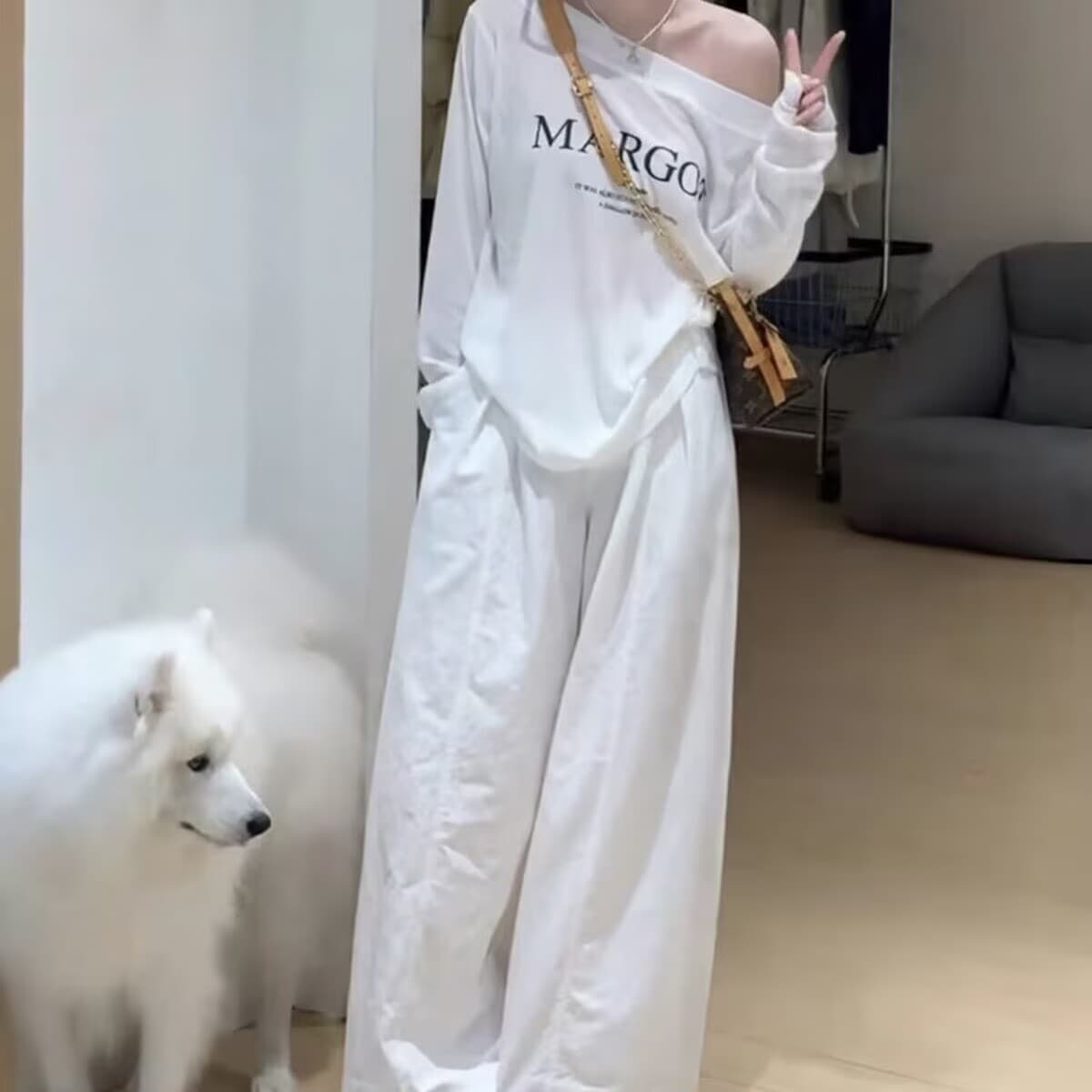 이른 가을 자이언트 잘 생긴 전체 집합 한 부서 패션 캐주얼 연령 감소 오프숄더 긴팔 자외선 차단 맨위 와이드 레그 팬츠 투피스 세트 상세 이미지 7