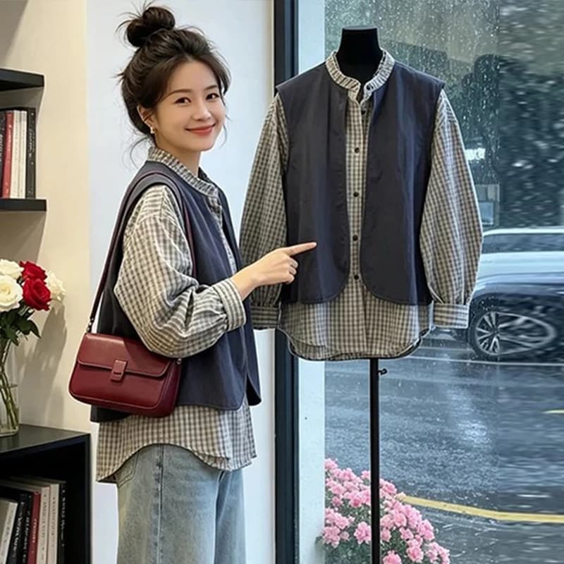 2026 이른 가을 새로운 루즈핏 캐주얼 세련된 스택 착용 맨위 고급 센스 베스트 플러스 격자 무늬 셔츠 페이크 레이어드 여성 이미지 3