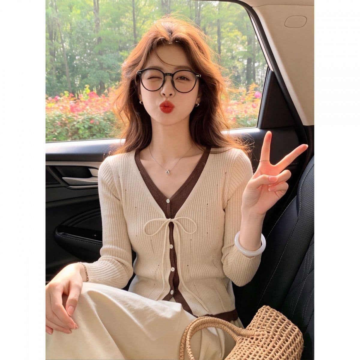 한 부서 레트로 배색 페이크 레이어드 V넥 긴팔 니트 스웨터 여성 가을 2026 새로운 몸매 가꾸기 인사이드 가져 가라. 기본 셔츠 상세 이미지 3