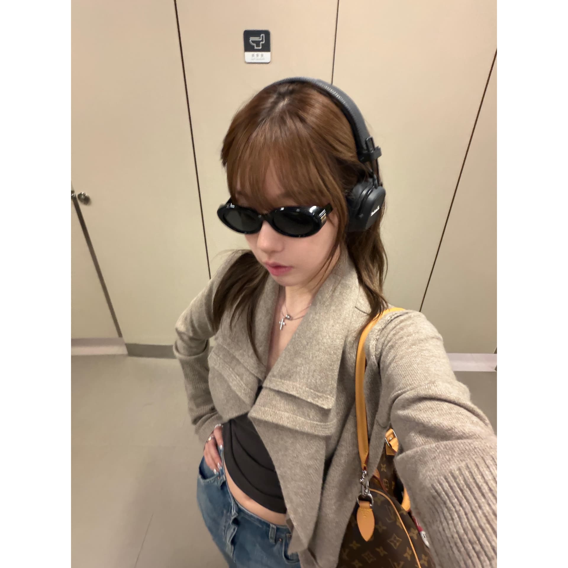 2026 가을 새로운 가을 의상 스웨터 맨위 여성 회색 작은 샤넬 스타일 한 부서 착용 가져 가라. 니트 오픈 가디건 쇼트 스타일 재킷 이미지 4