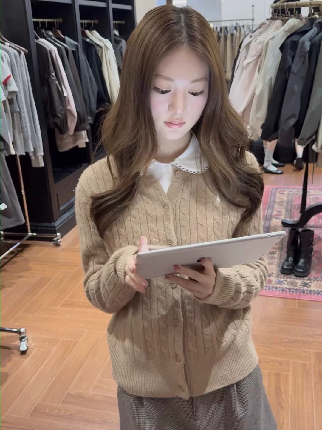 한 부서 미니멀리즘 싱글 줄 버튼 니트 오픈 가디건 여성 2026 년 가을 새로운 작은 키 슬림해 보이는 품격 연령 감소 맨위 이미지 4