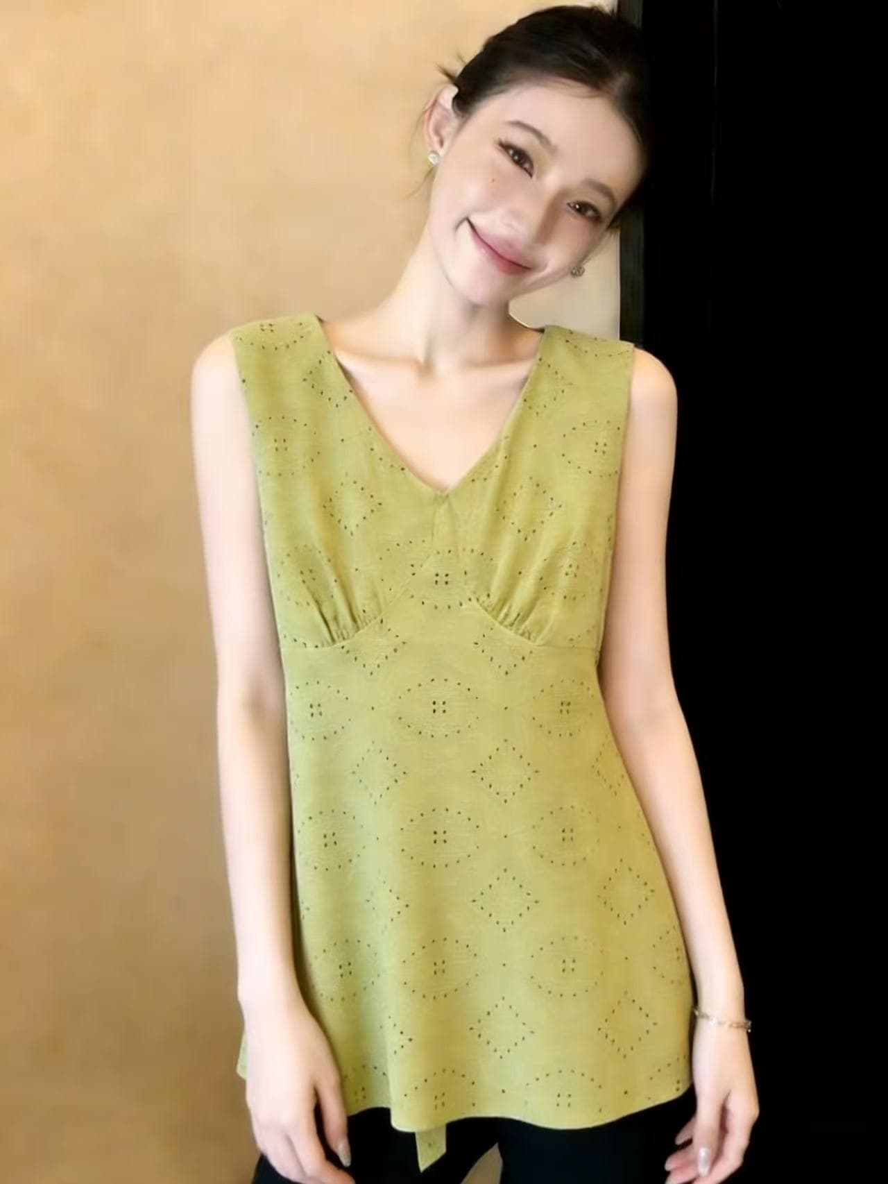 실사 녹색 레몬 여름 중간 길이 V넥 홀로우 아웃 레이스 허리 수축 한 마디 민소매 조끼 원피스 chic 이미지 2