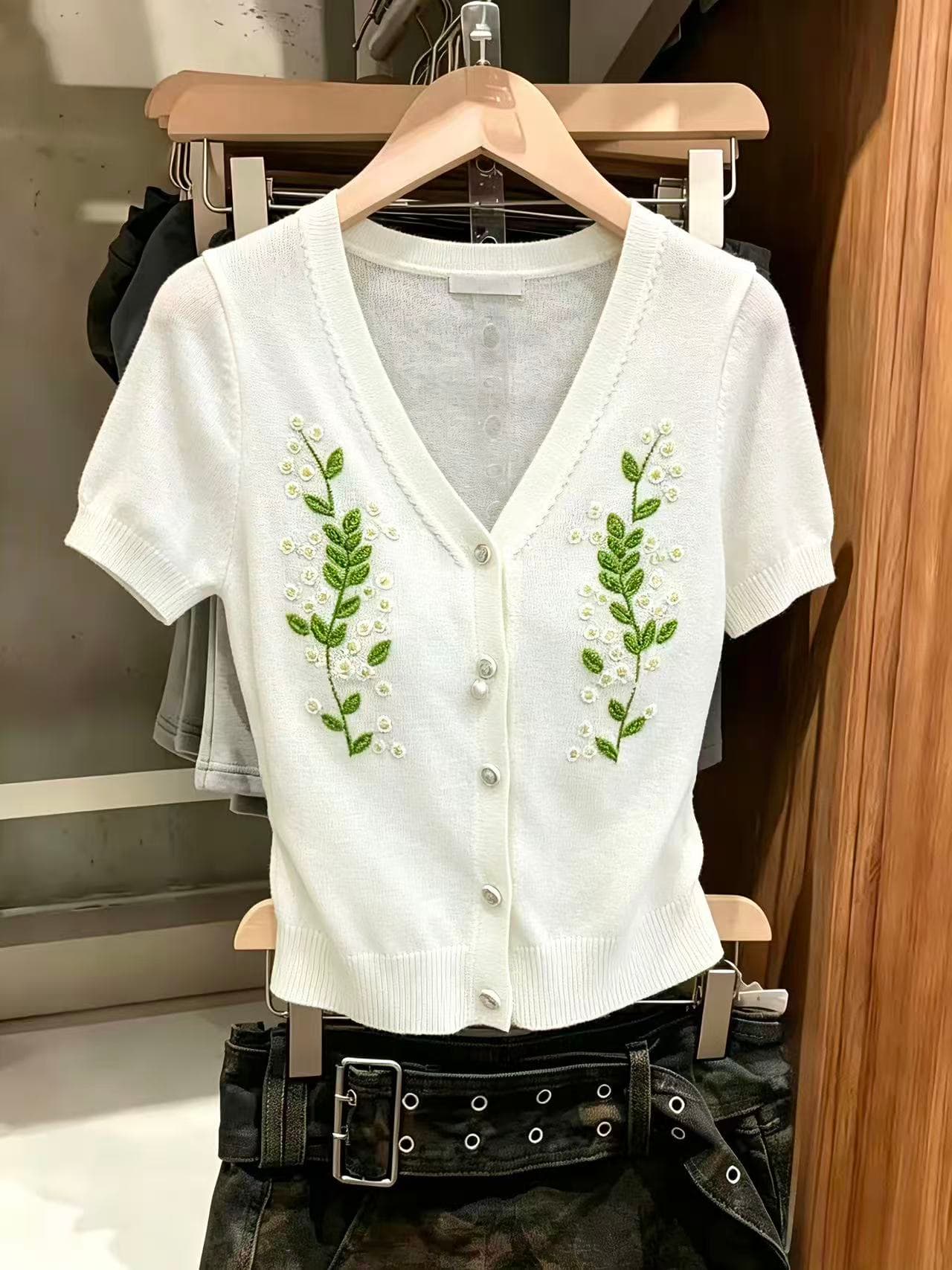 실사 프랑스식 쇼트 스타일 V넥 자수 니트 오픈 가디건 여름 외국 가스 달콤함 연령 감소 허리 수축 몸매 가꾸기 반팔 티셔츠 맨위