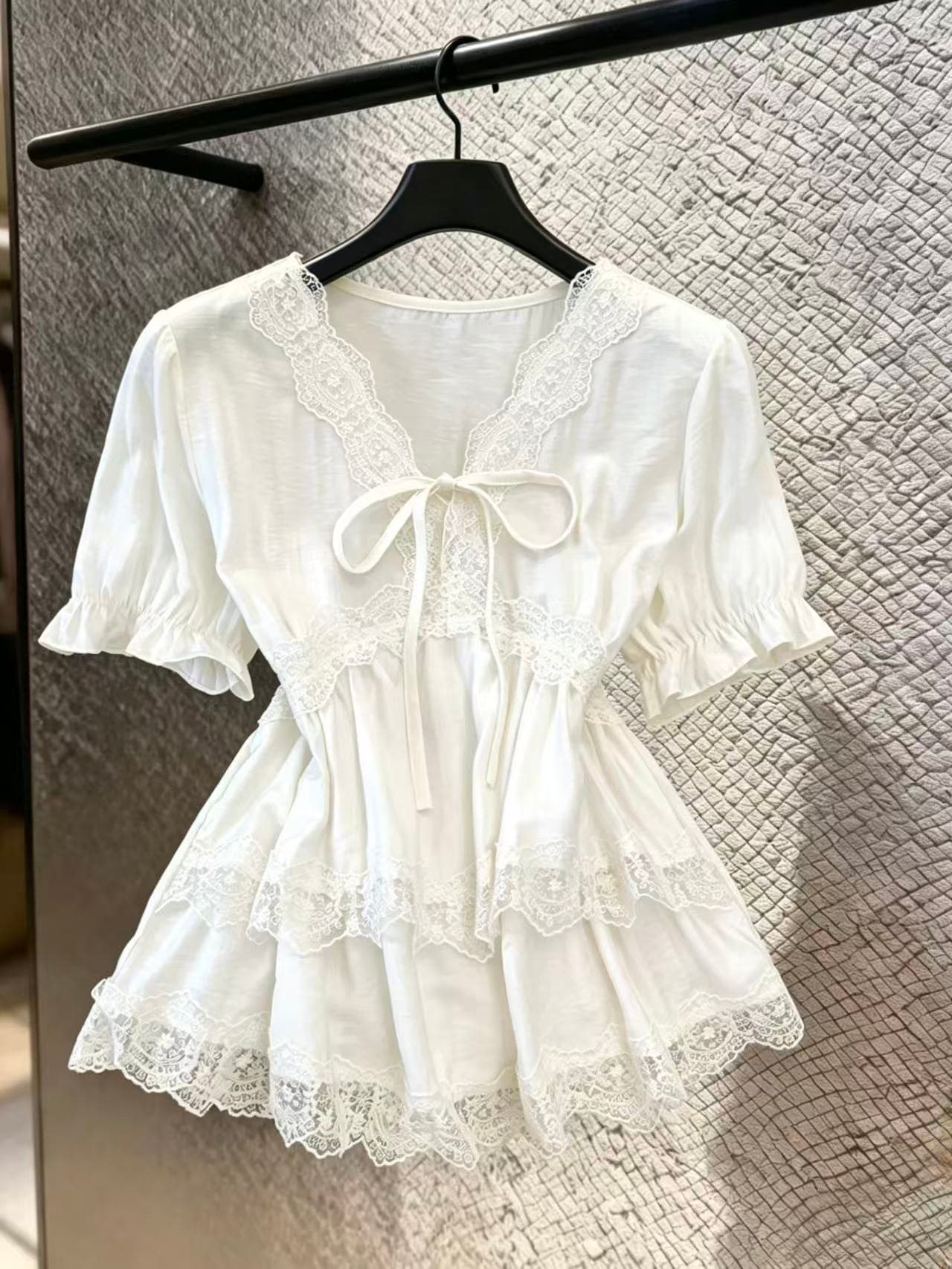 실사 화이트 레이스 V넥 거품 소매 여성 셔츠 새로운 고급 센스 나팔 소매 패치워크 맨위 쉬폰 chic 상세 이미지 4