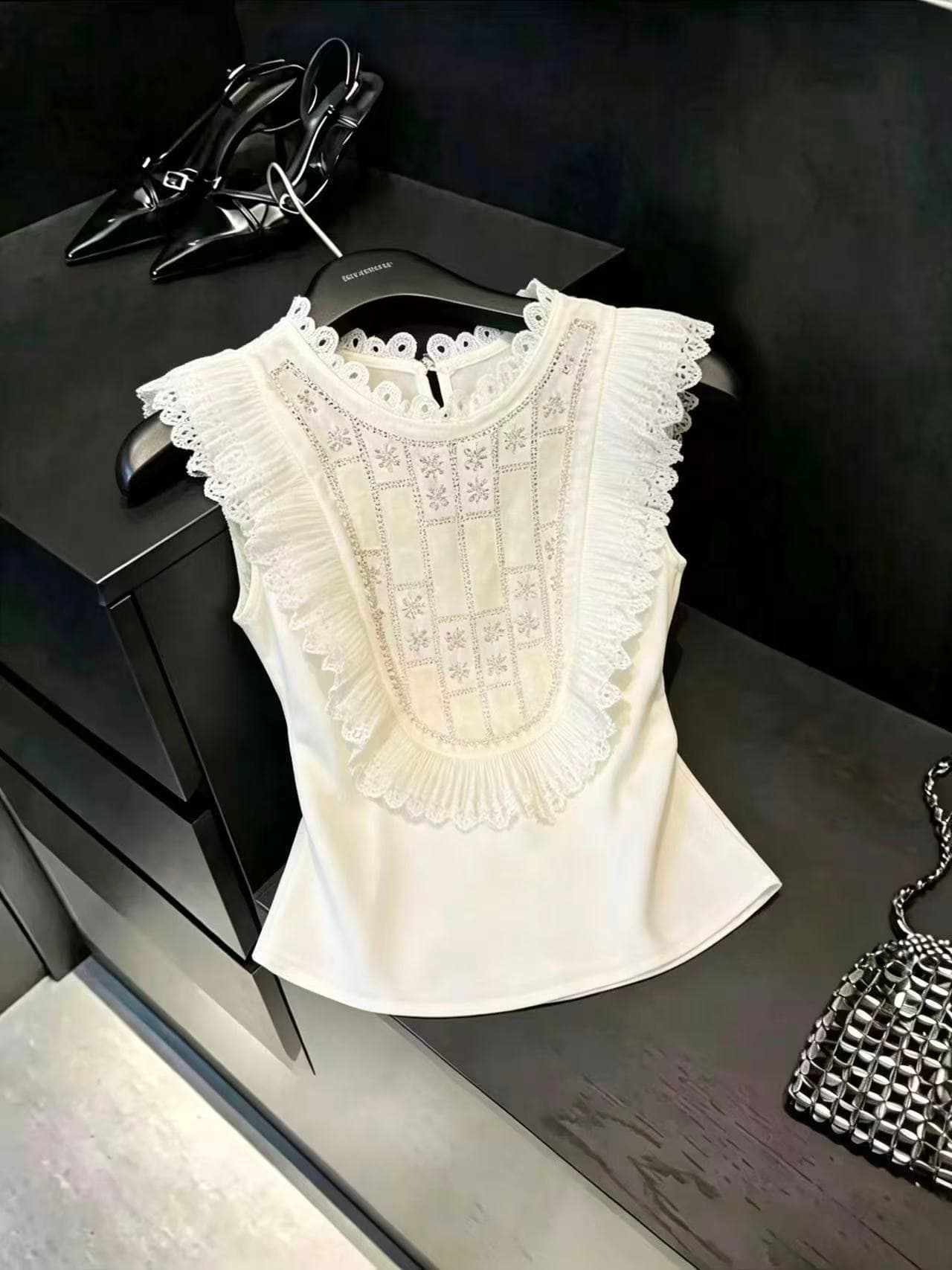 실사 무거운 작업 절묘한 레이스 레이스 비즈 박기 민소매 여성 셔츠 여름 고급 디자인 센스 슈퍼 좋은 과소 평가 럭셔리 맨위 상세 이미지 5