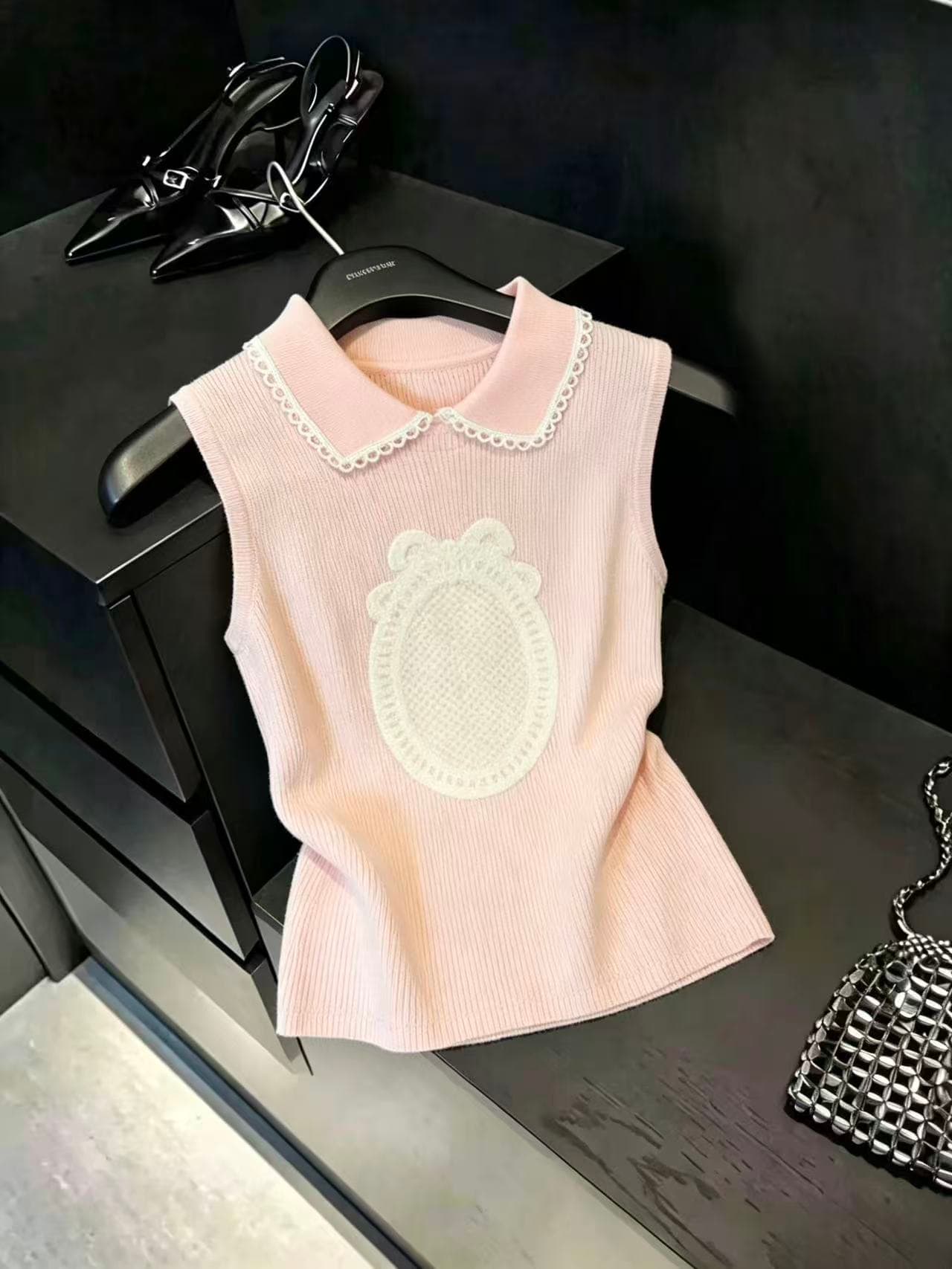 실사 프랑스식 베이비 칼라 민소매 니트 조끼 여성 홀로우 아웃 자수 달콤한 자매 바람 어깨 맨위 chic 상세 이미지 4