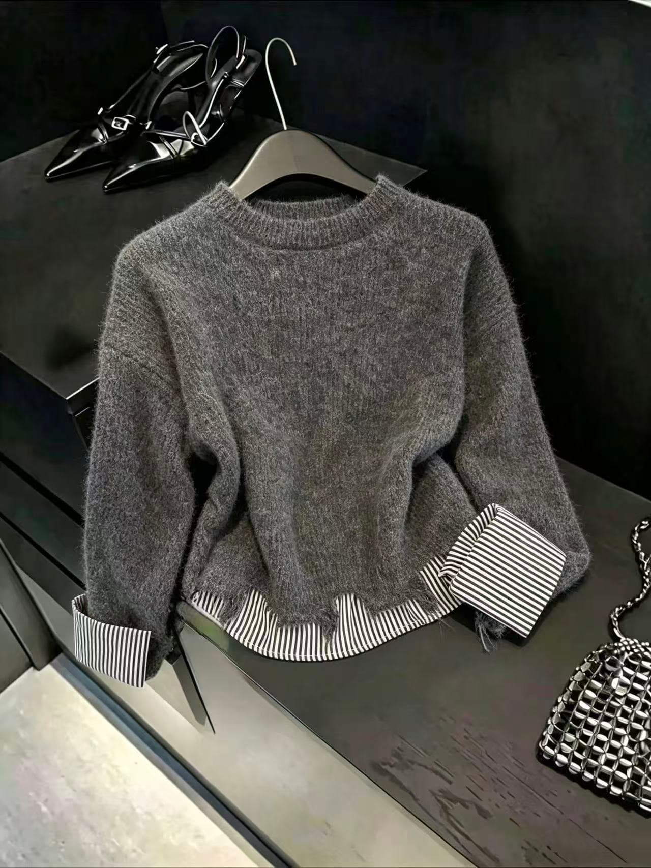 실사 한 부서 부드러운 찹쌀 루즈핏 라운드 넥 풀오버 가을 불규칙 술 측면 패치워크 스트라이프 긴팔 니트 스웨터 상세 이미지 4